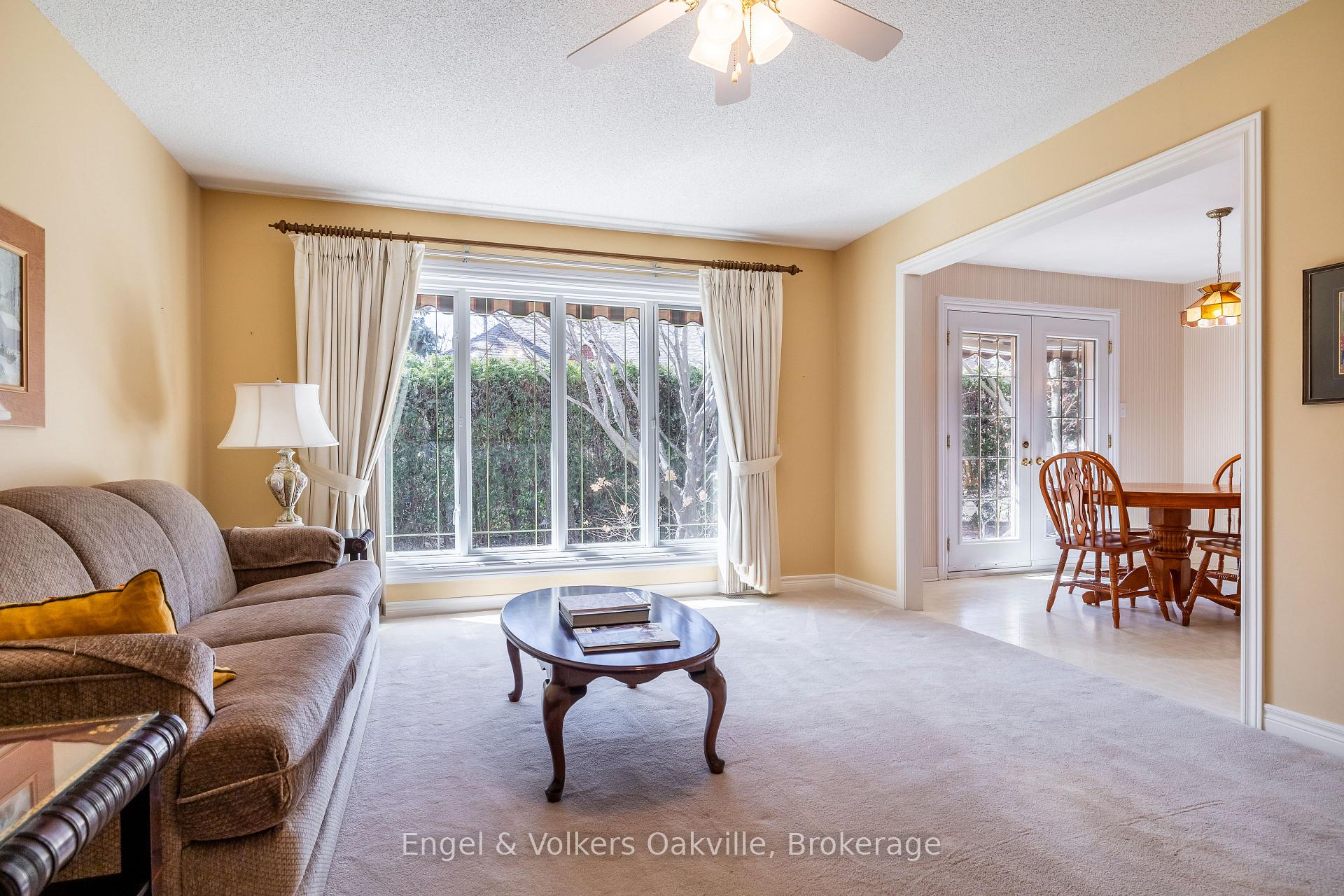 Photo 18 of 950 Wintergreen Place, Burlington, Bayview — HOMEH