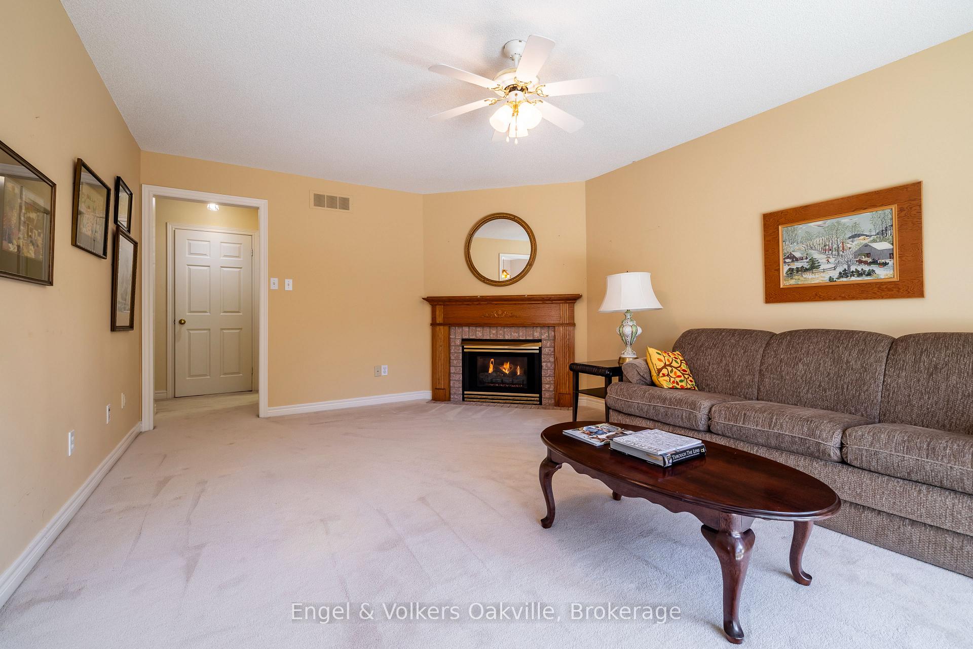 Photo 19 of 950 Wintergreen Place, Burlington, Bayview — HOMEH