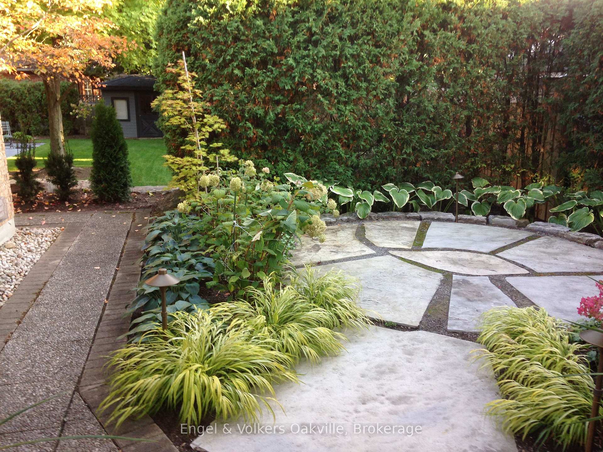 Photo 27 of 950 Wintergreen Place, Burlington, Bayview — HOMEH