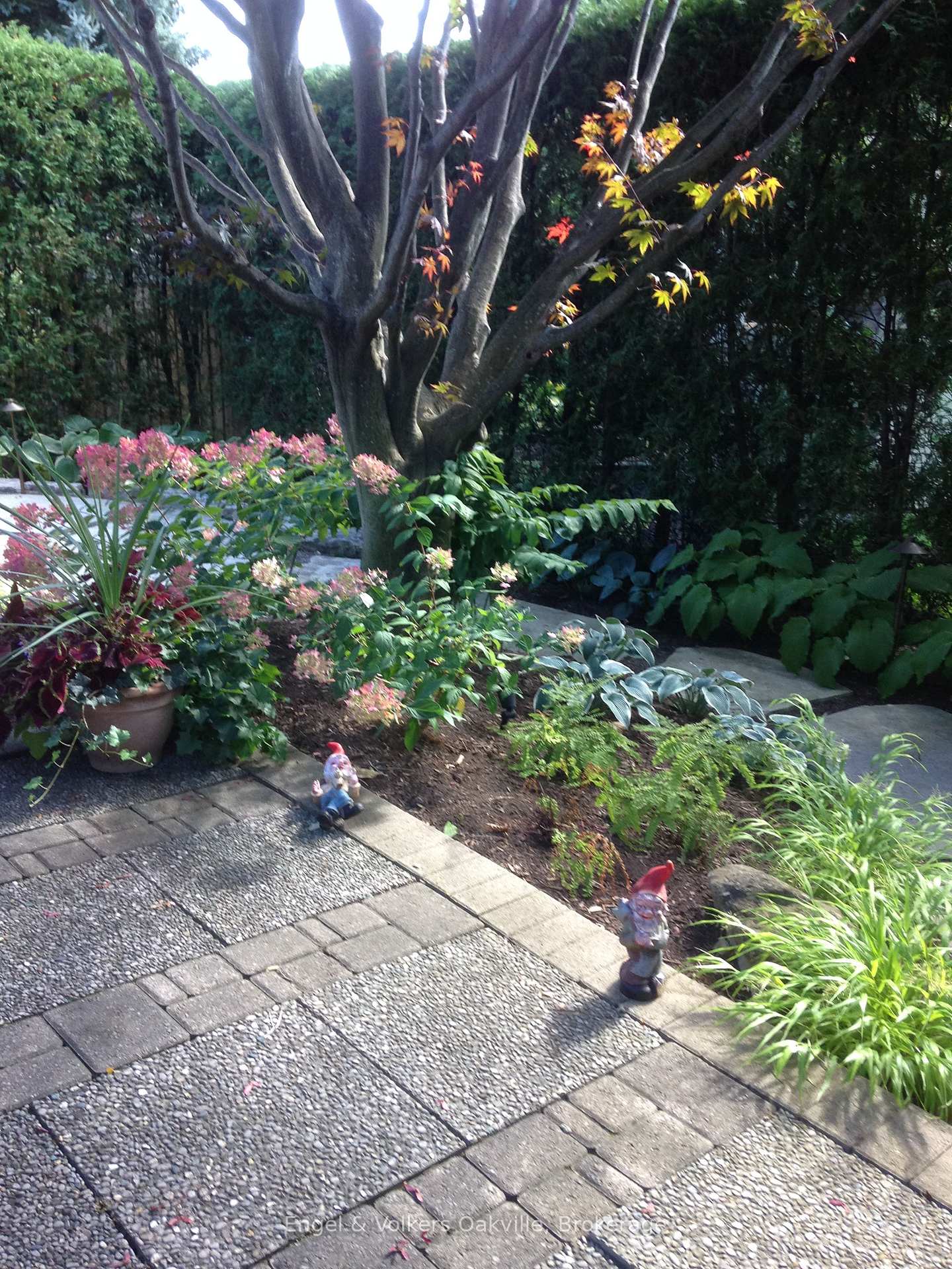 Photo 29 of 950 Wintergreen Place, Burlington, Bayview — HOMEH