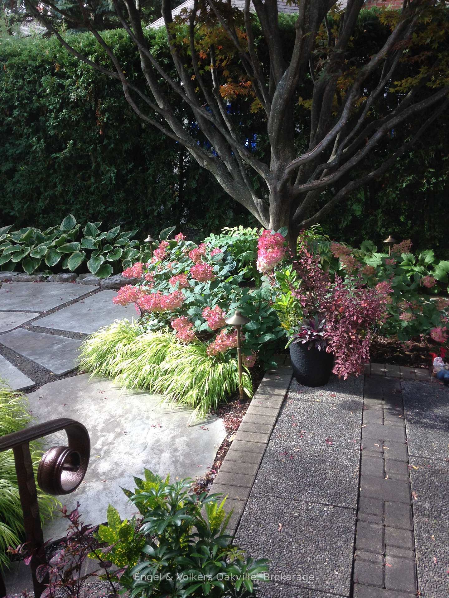 Photo 30 of 950 Wintergreen Place, Burlington, Bayview — HOMEH