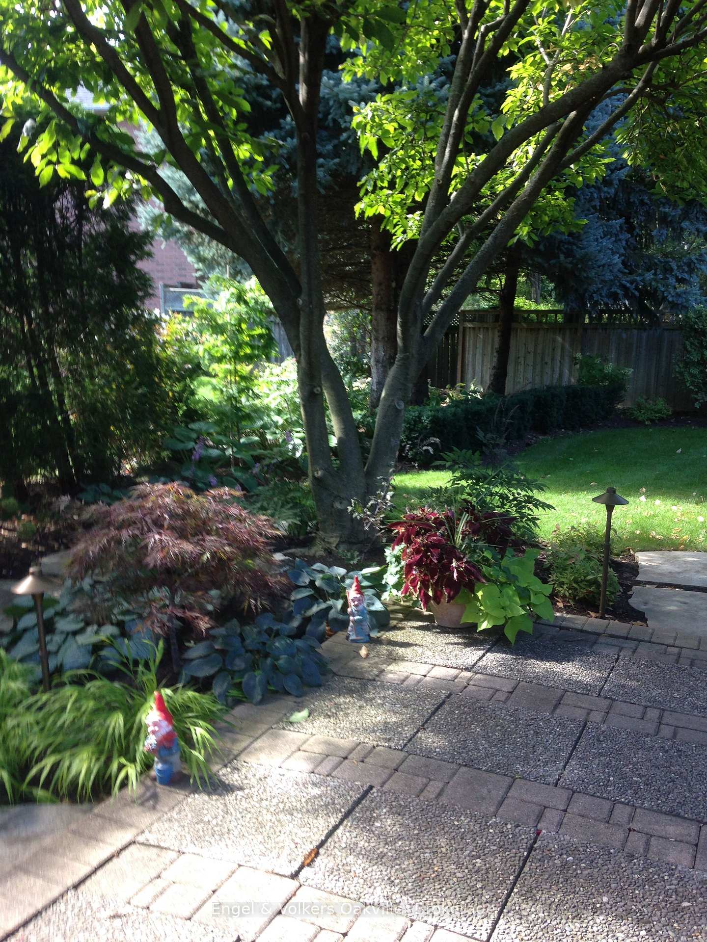 Photo 32 of 950 Wintergreen Place, Burlington, Bayview — HOMEH