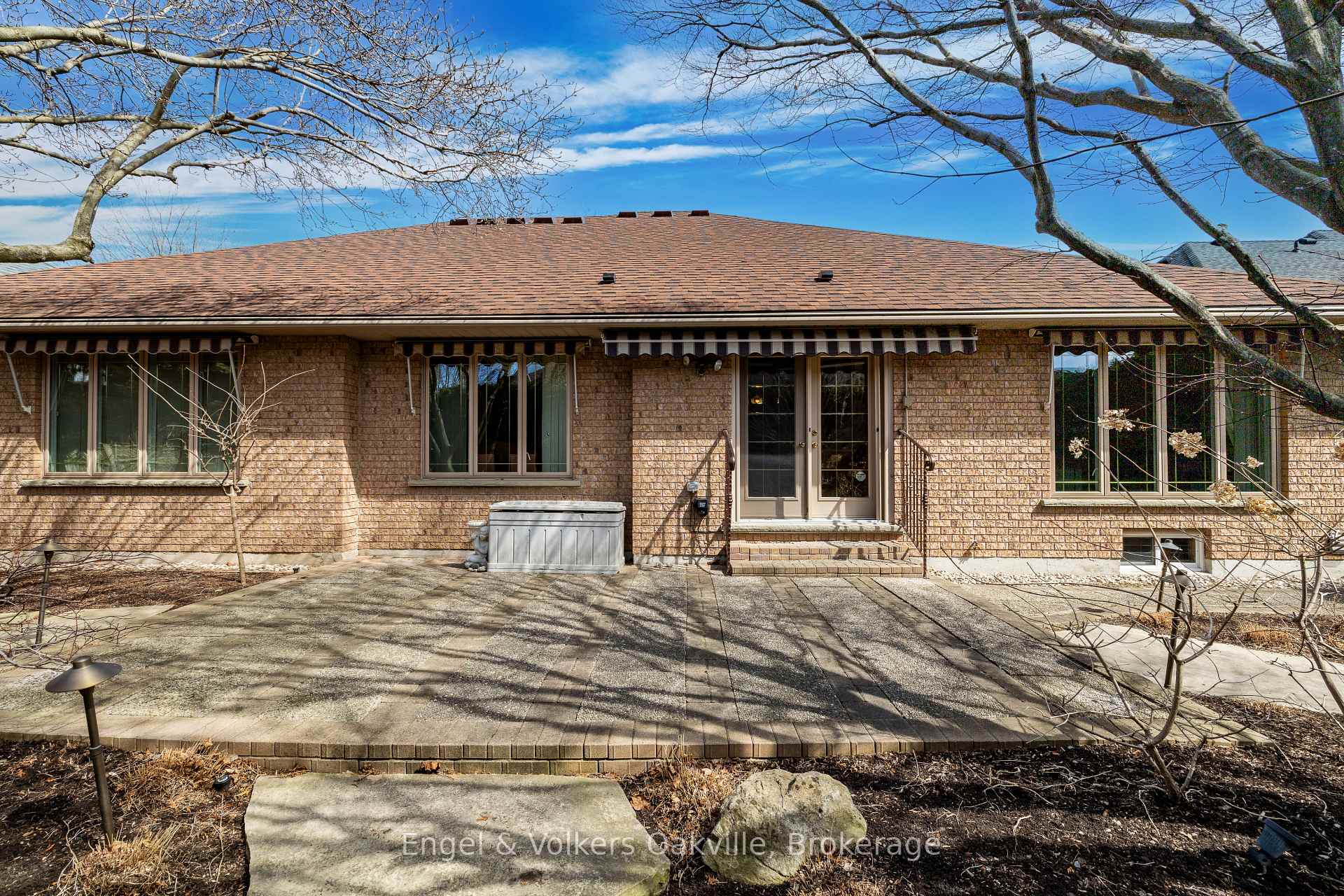 Photo 33 of 950 Wintergreen Place, Burlington, Bayview — HOMEH