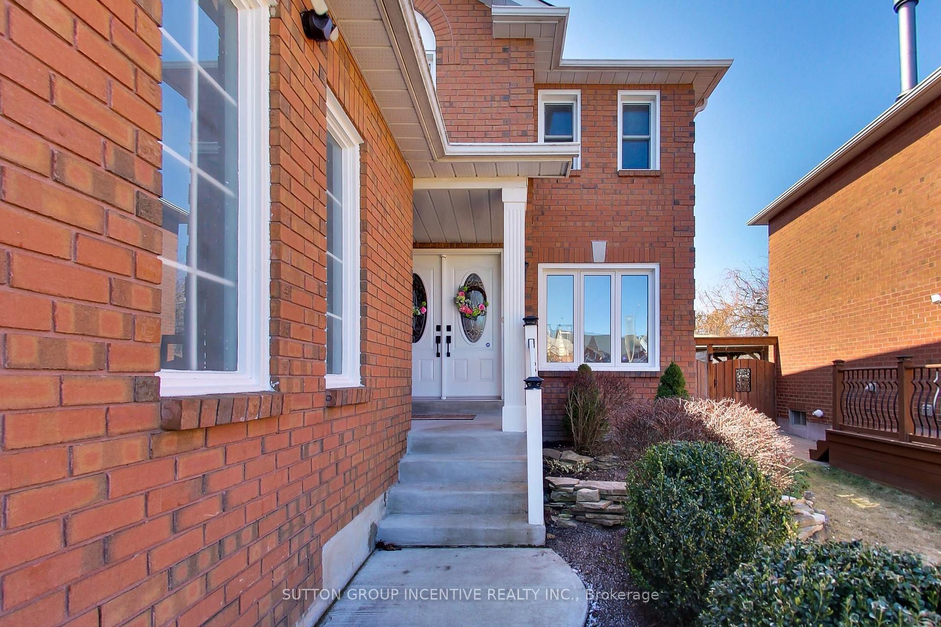 Photo 2 of 88 Golden Meadow Road, Barrie, Bayshore — HOMEH