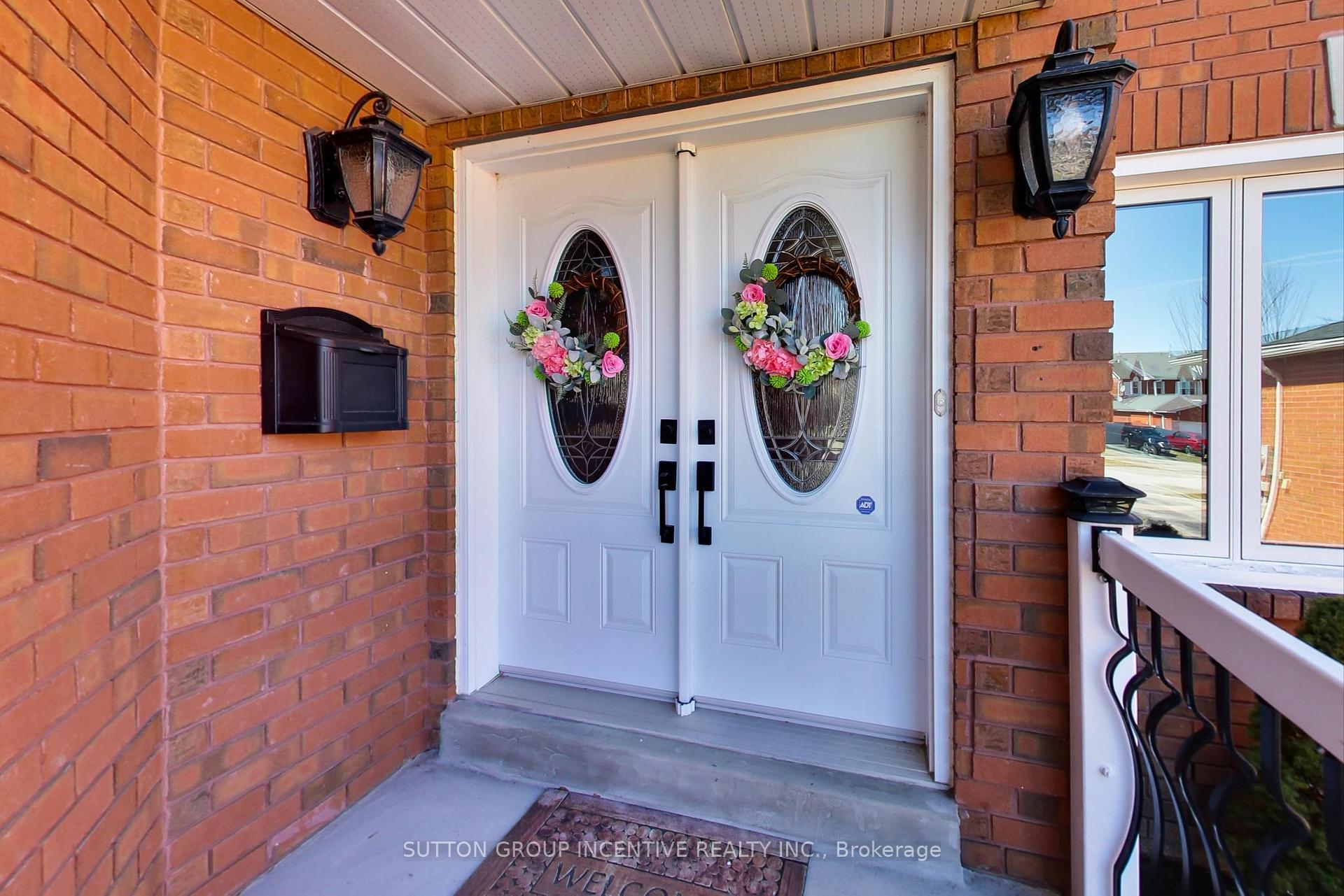 Photo 3 of 88 Golden Meadow Road, Barrie, Bayshore — HOMEH