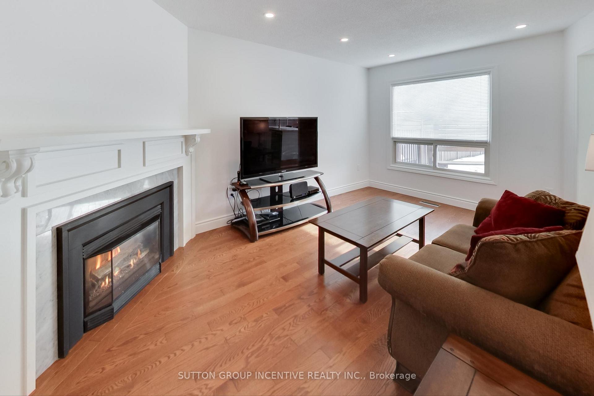 Photo 11 of 88 Golden Meadow Road, Barrie, Bayshore — HOMEH