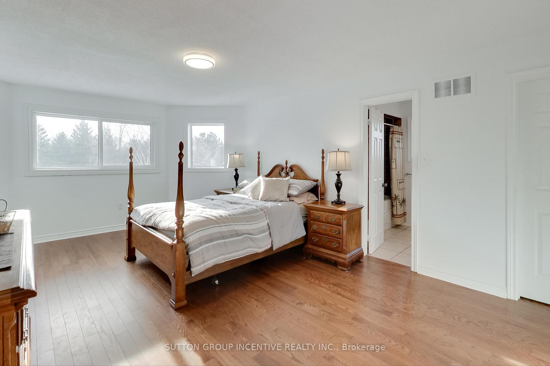 Photo 18 of 88 Golden Meadow Road, Barrie, Bayshore — HOMEH