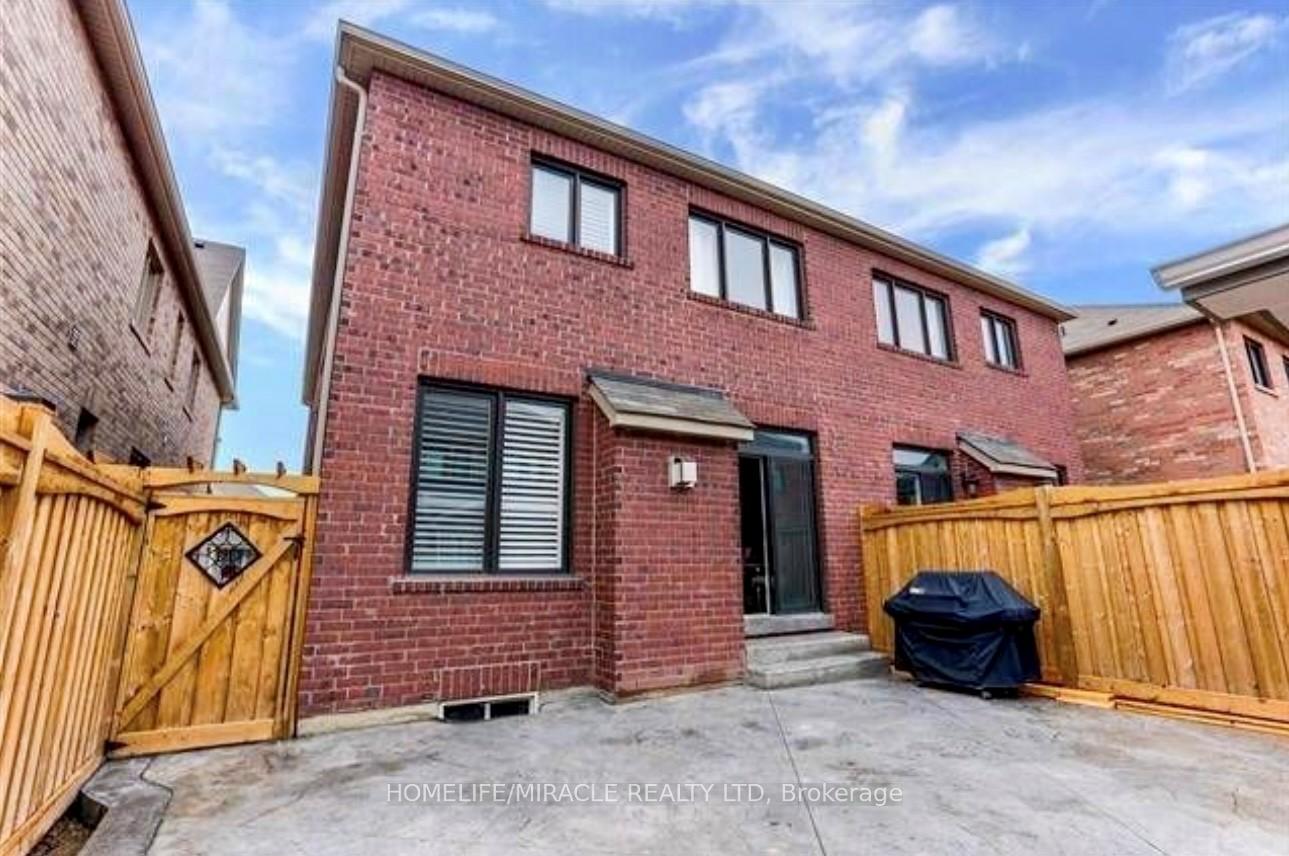 Photo 16 of 10 Andretti Crescent, Brampton, Credit Valley — HOMEH