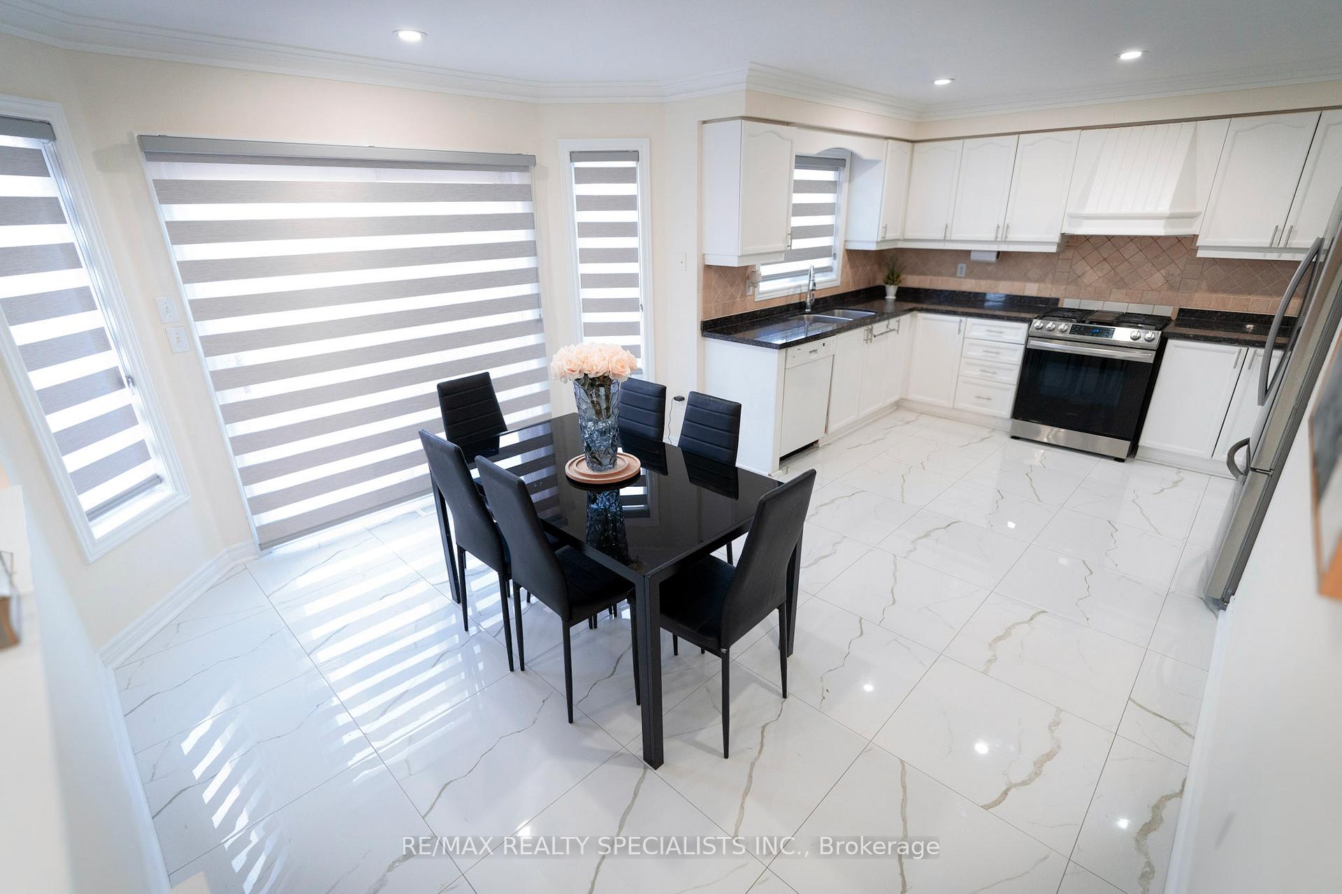 Photo 4 of 11 Foxmere Road, Brampton, Fletcher's Meadow — HOMEH