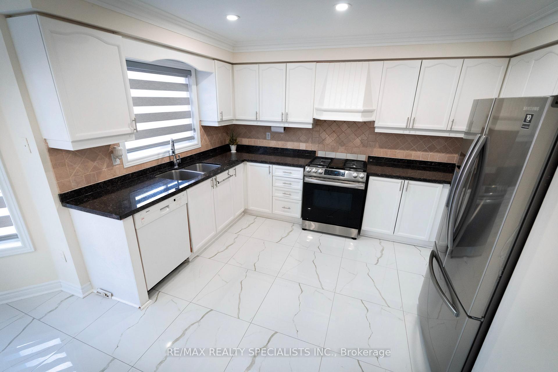 Photo 30 of 11 Foxmere Road, Brampton, Fletcher's Meadow — HOMEH