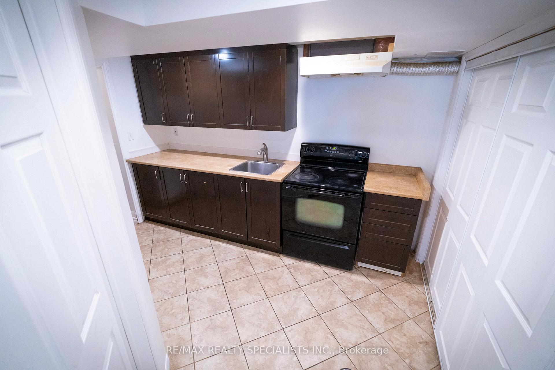 Photo 9 of 11 Foxmere Road, Brampton, Fletcher's Meadow — HOMEH