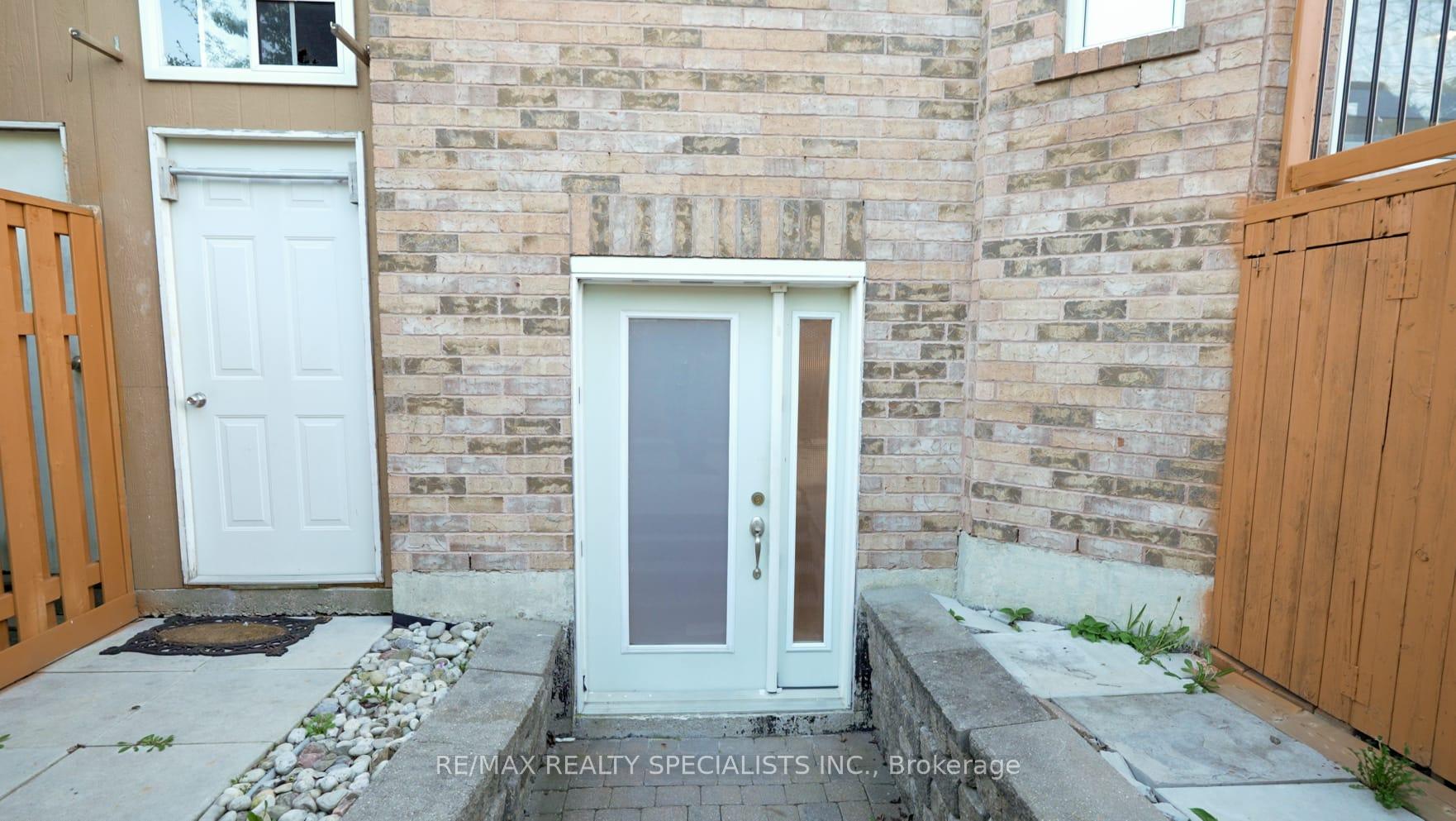 Photo 17 of 11 Foxmere Road, Brampton, Fletcher's Meadow — HOMEH