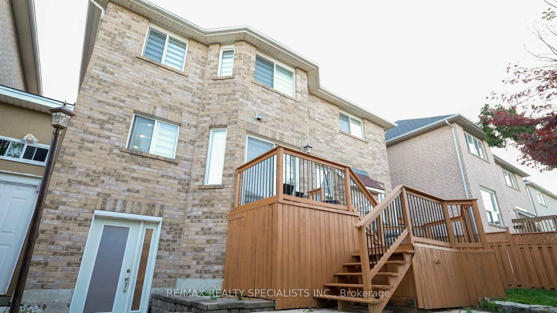 Photo 18 of 11 Foxmere Road, Brampton, Fletcher's Meadow — HOMEH