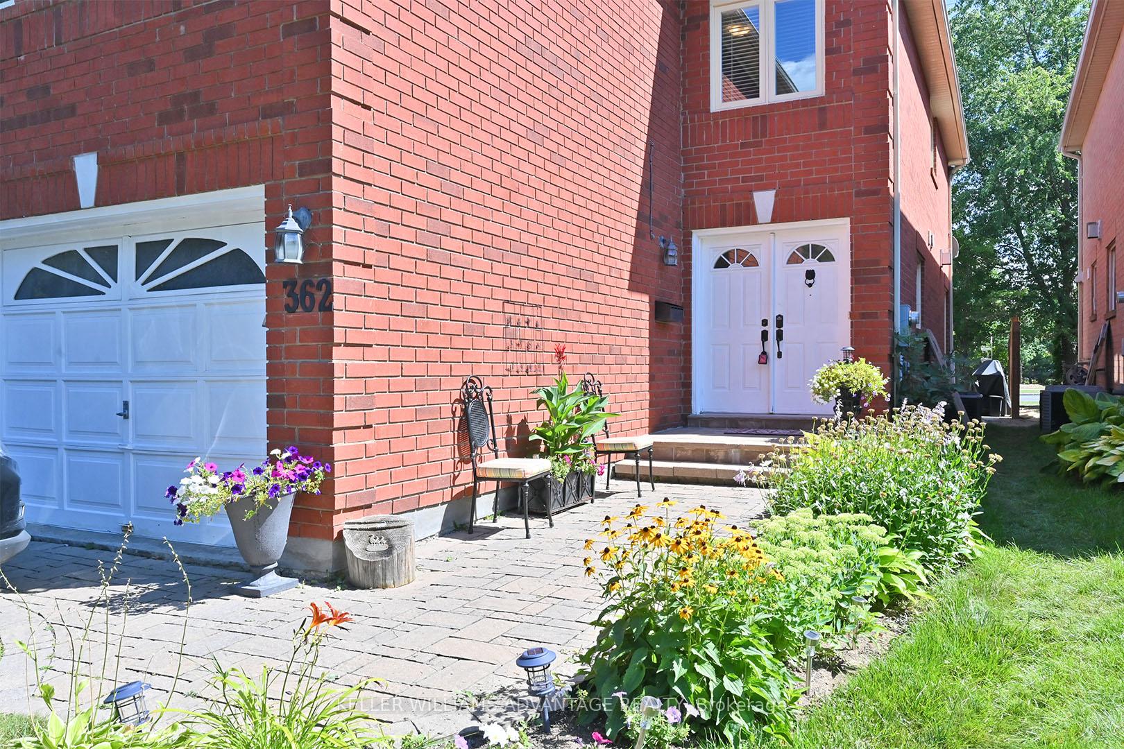 Photo 3 of 362 Pinnacle Trail, Aurora, Bayview Wellington — HOMEH