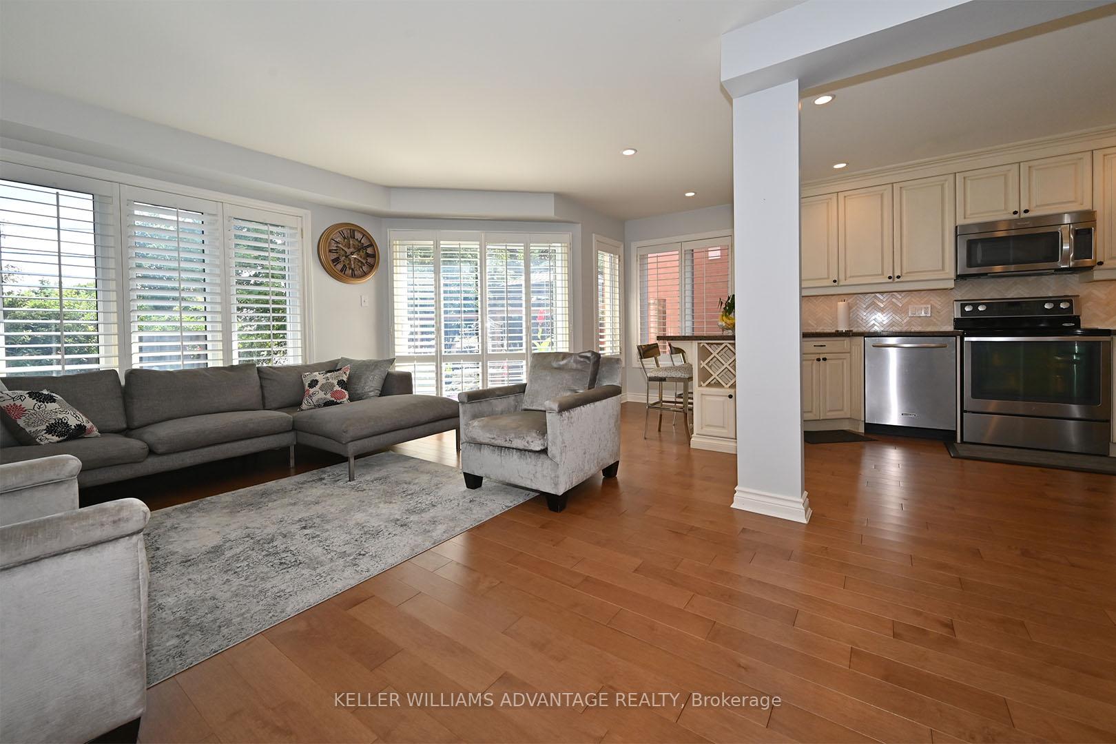 Photo 5 of 362 Pinnacle Trail, Aurora, Bayview Wellington — HOMEH