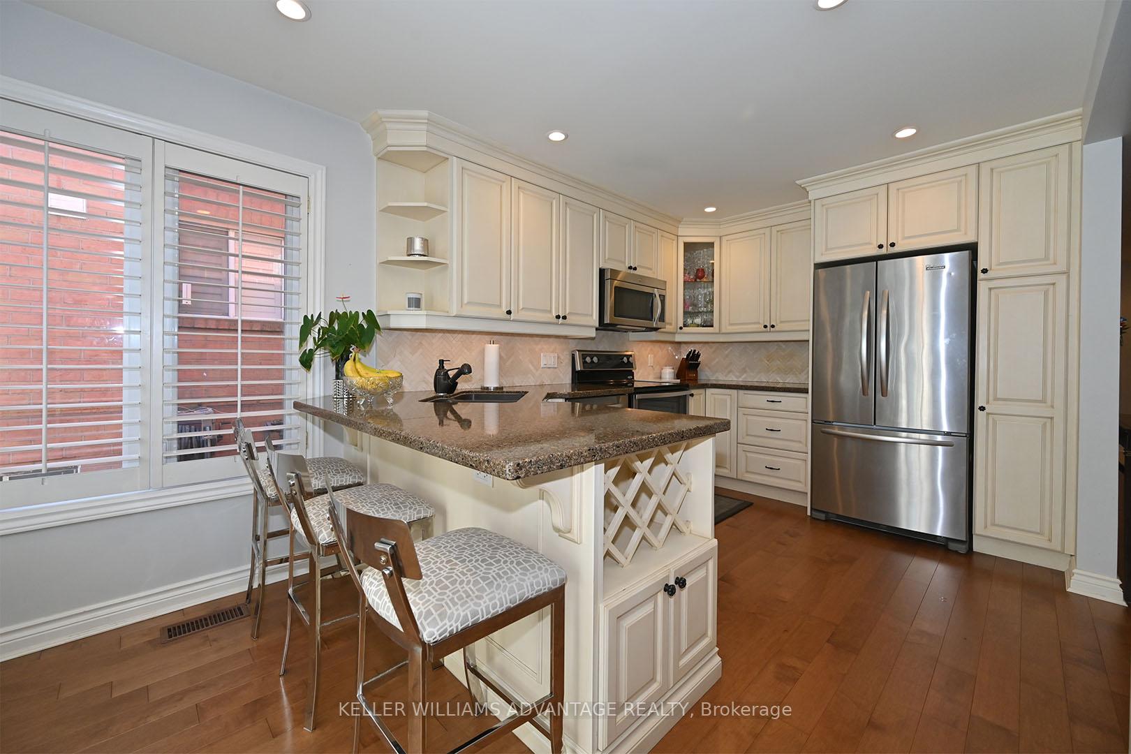 Photo 7 of 362 Pinnacle Trail, Aurora, Bayview Wellington — HOMEH