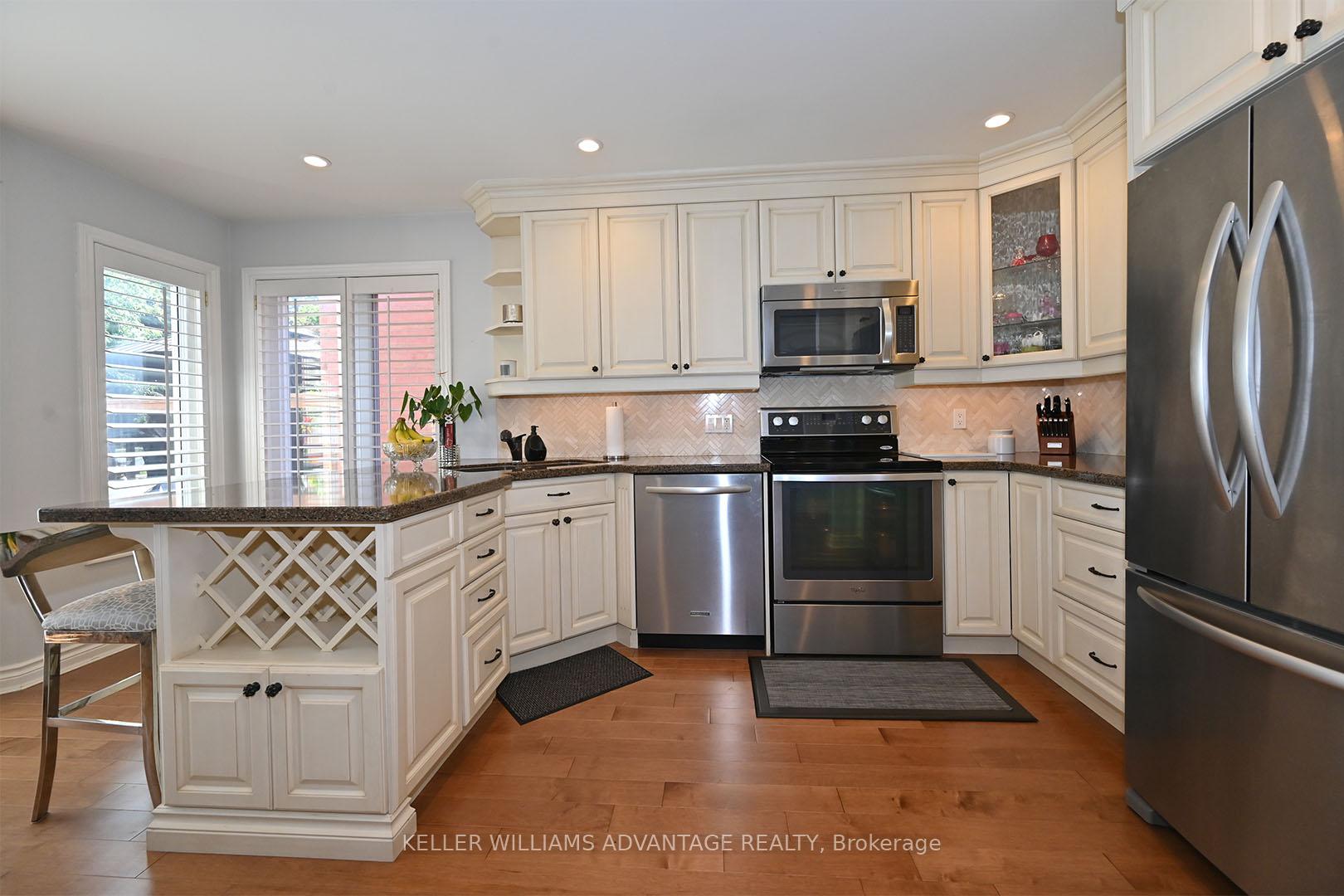 Photo 8 of 362 Pinnacle Trail, Aurora, Bayview Wellington — HOMEH