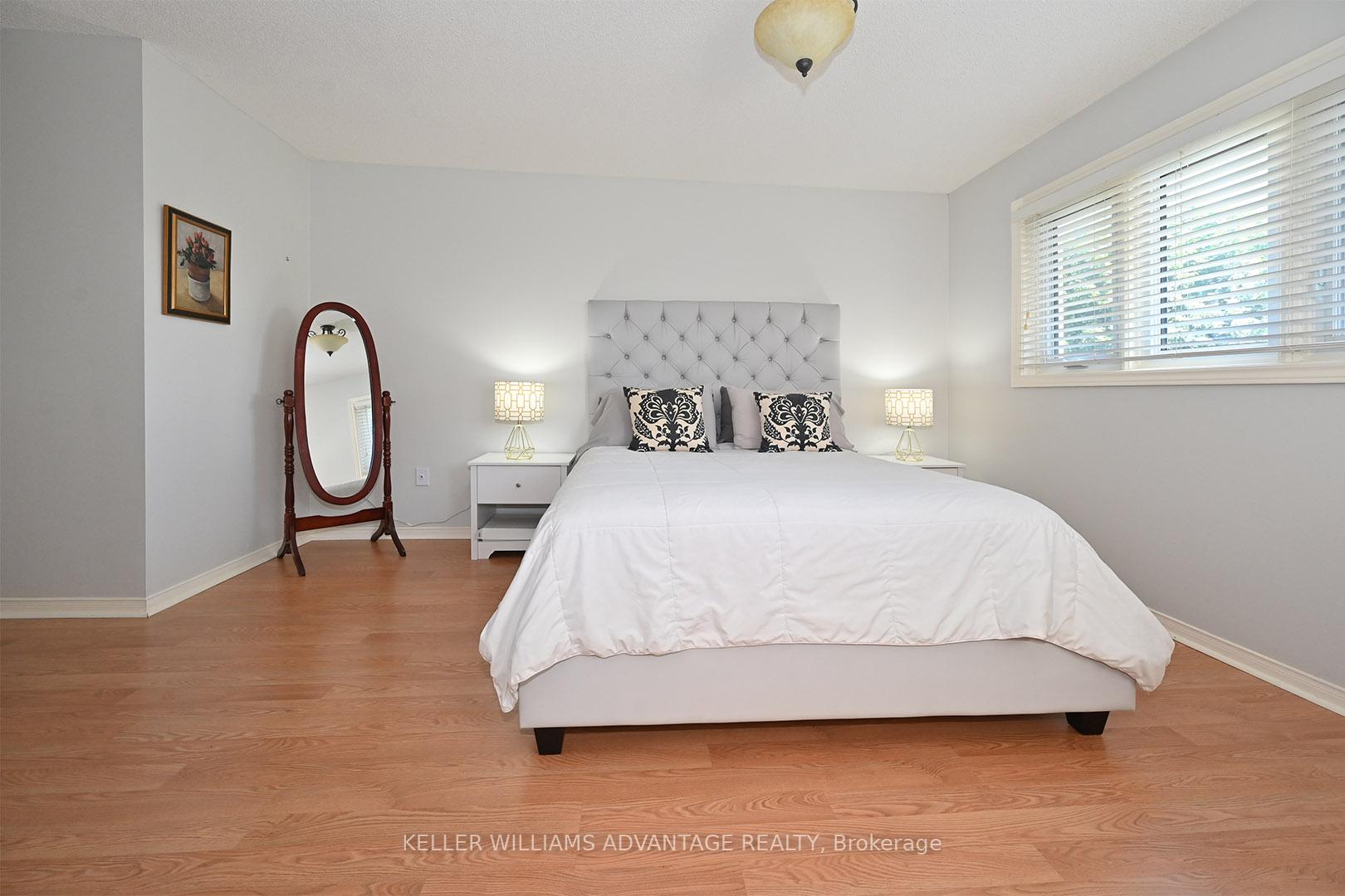 Photo 13 of 362 Pinnacle Trail, Aurora, Bayview Wellington — HOMEH