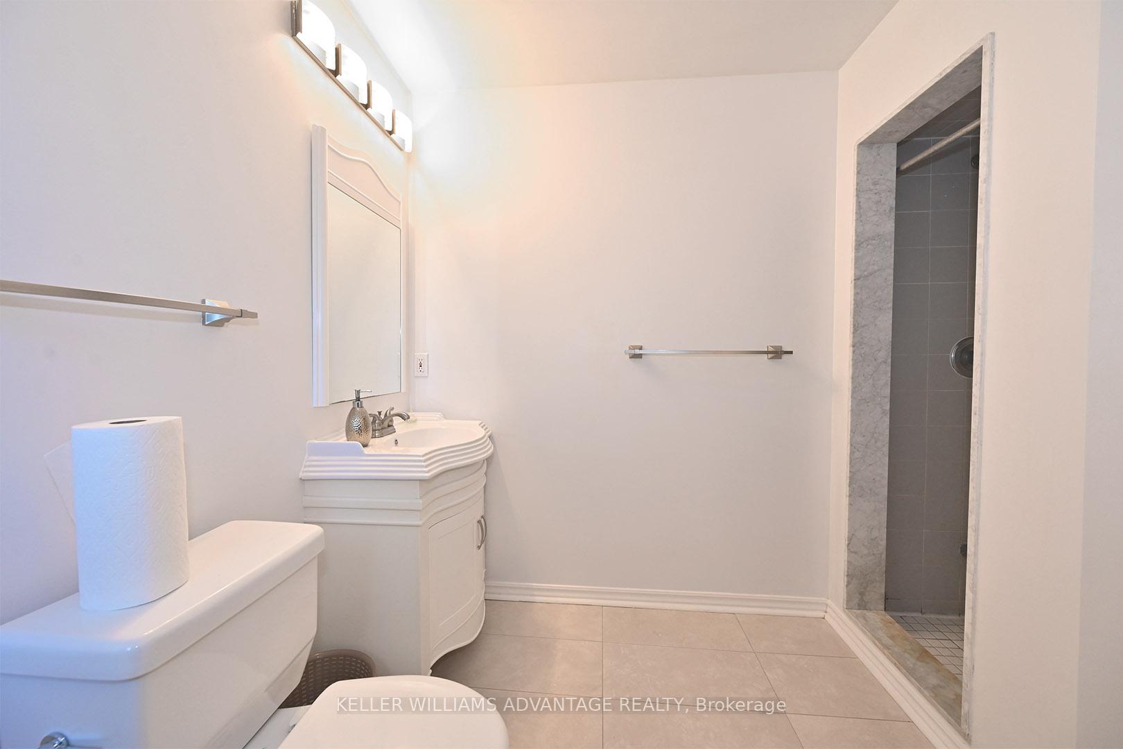 Photo 18 of 362 Pinnacle Trail, Aurora, Bayview Wellington — HOMEH