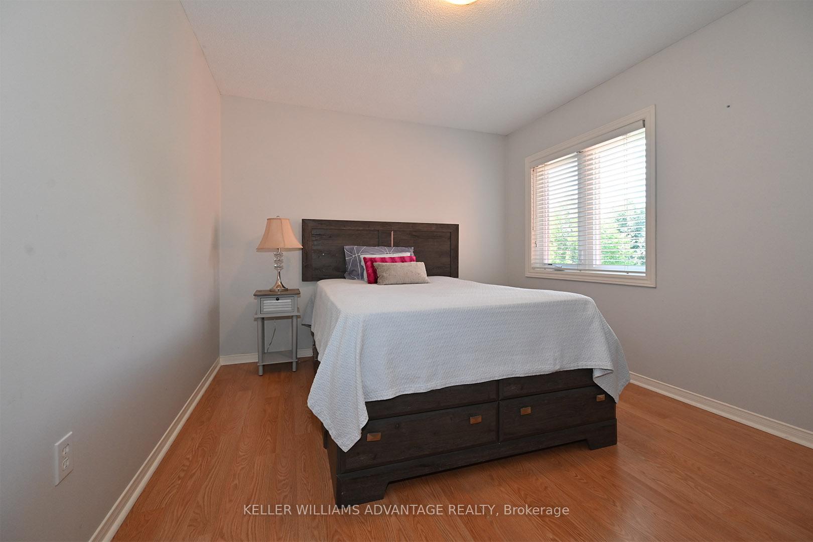 Photo 17 of 362 Pinnacle Trail, Aurora, Bayview Wellington — HOMEH