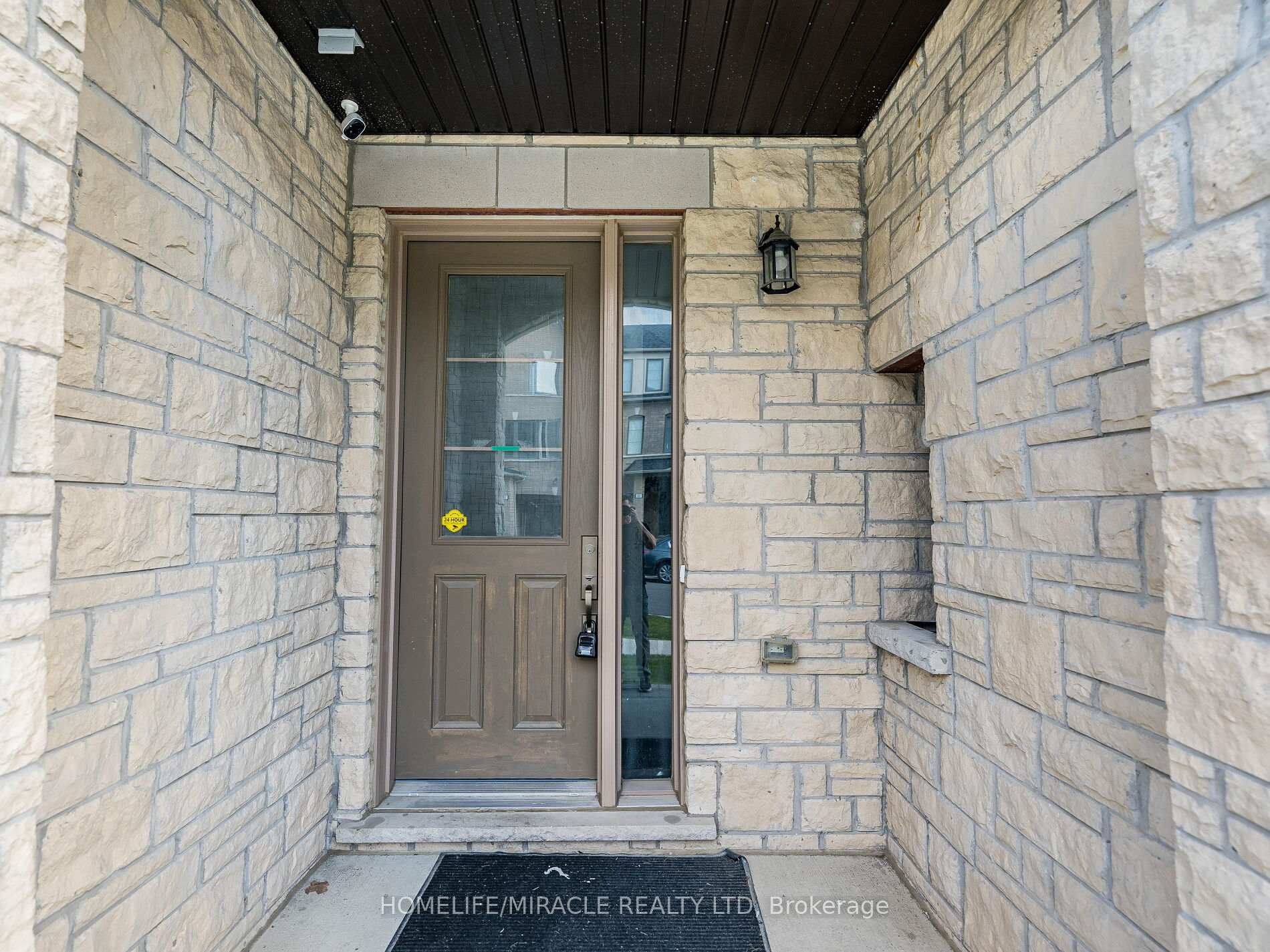 Photo 4 of 106 Halliford Place, Brampton, Goreway Drive Corridor — HOMEH