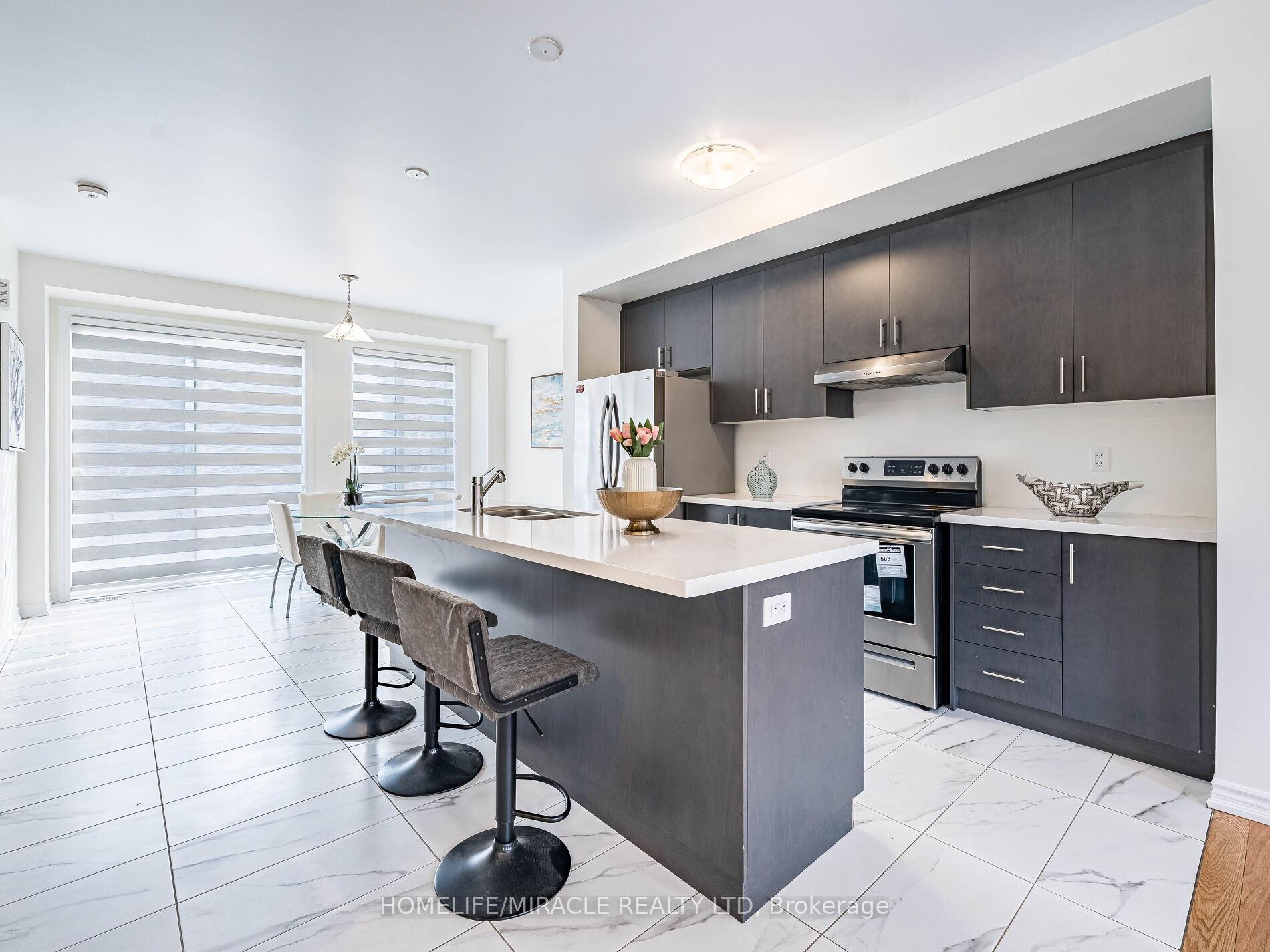 Photo 38 of 106 Halliford Place, Brampton, Goreway Drive Corridor — HOMEH