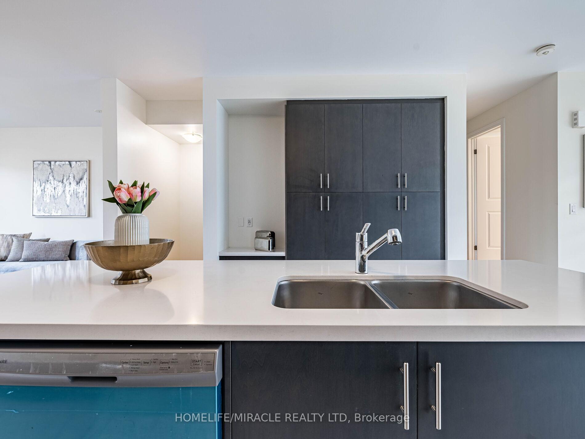 Photo 17 of 106 Halliford Place, Brampton, Goreway Drive Corridor — HOMEH