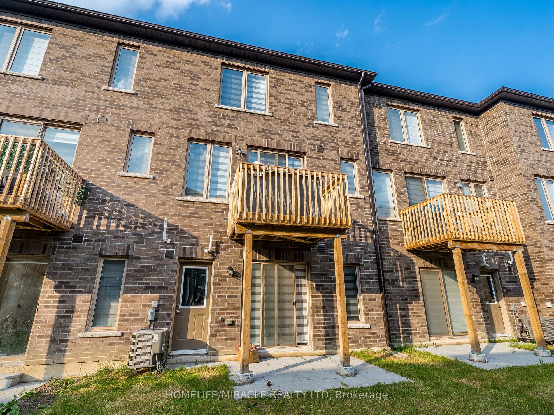Photo 29 of 106 Halliford Place, Brampton, Goreway Drive Corridor — HOMEH