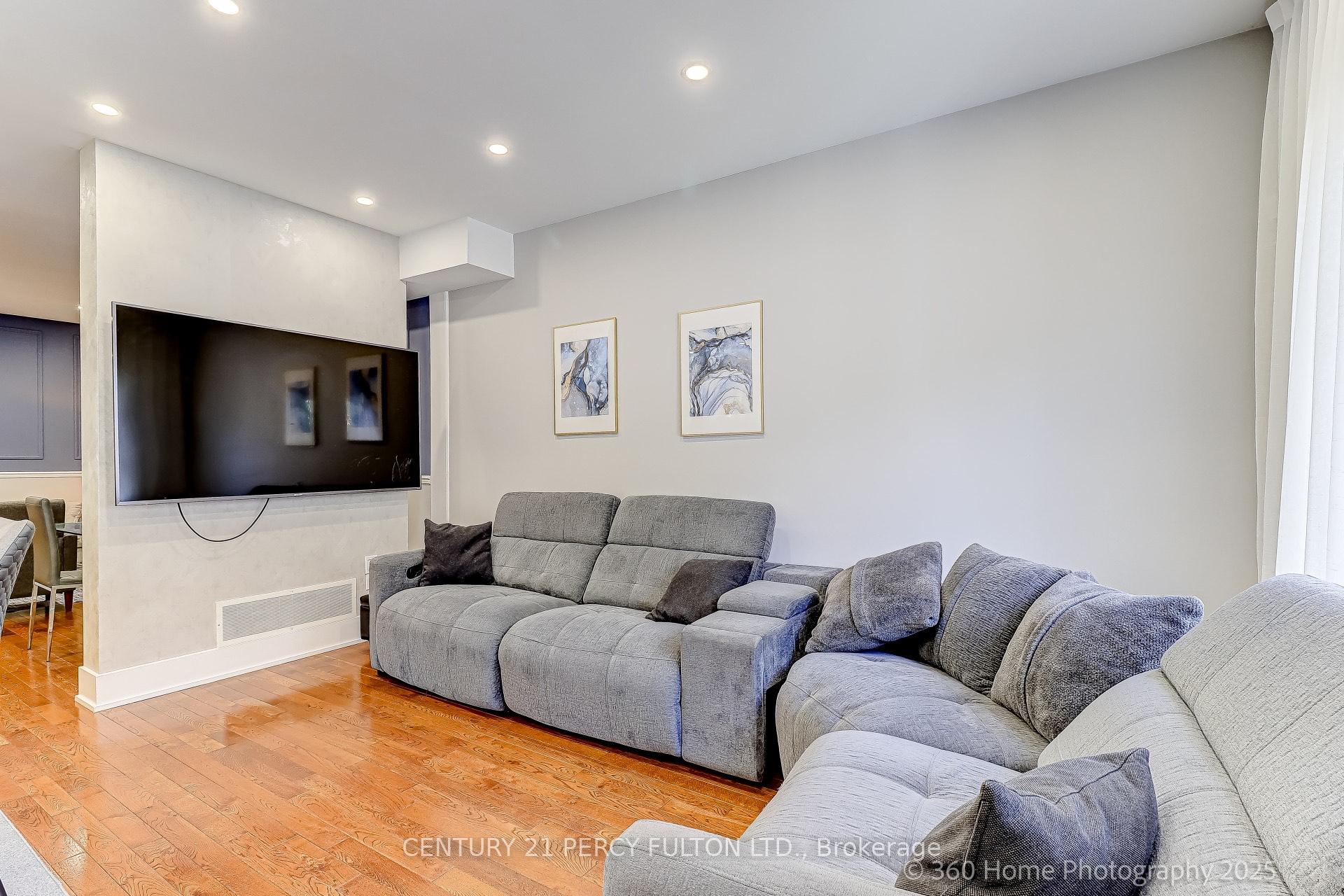Photo 12 of 30 Marjoram Drive, Ajax, South East — HOMEH
