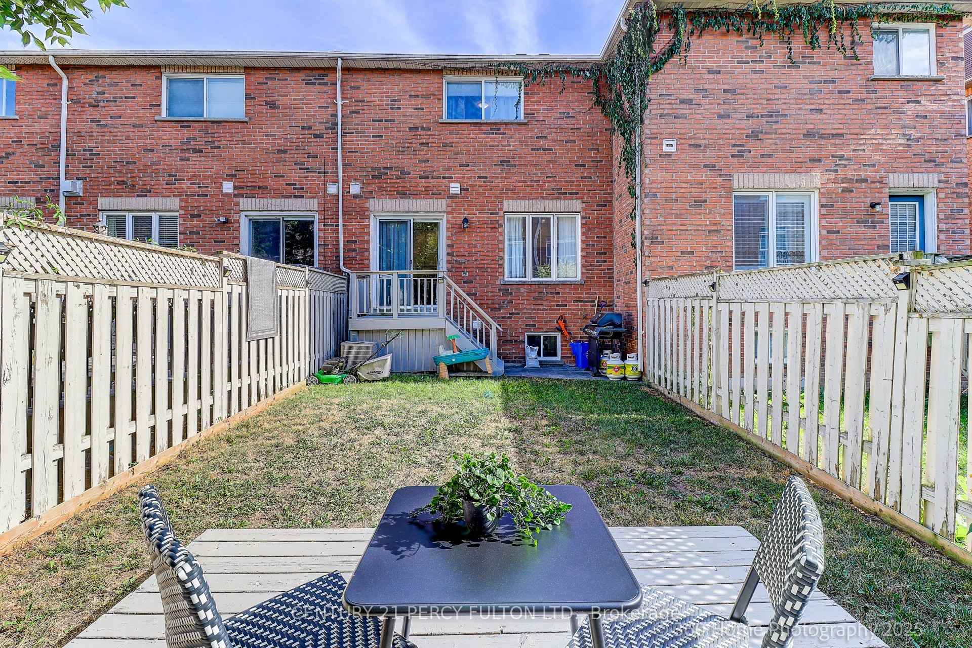 Photo 14 of 30 Marjoram Drive, Ajax, South East — HOMEH
