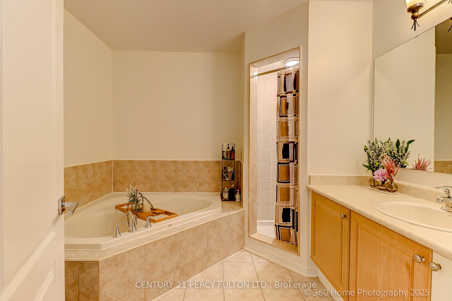 Photo 18 of 30 Marjoram Drive, Ajax, South East — HOMEH