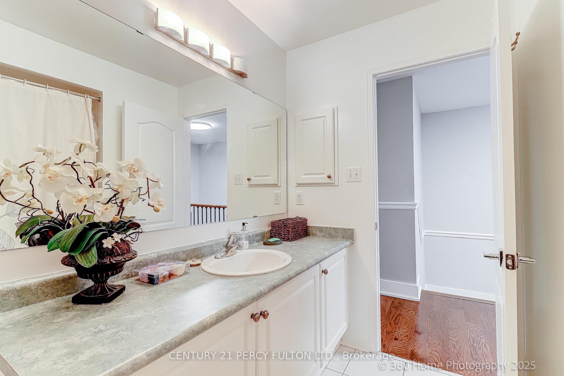 Photo 20 of 30 Marjoram Drive, Ajax, South East — HOMEH