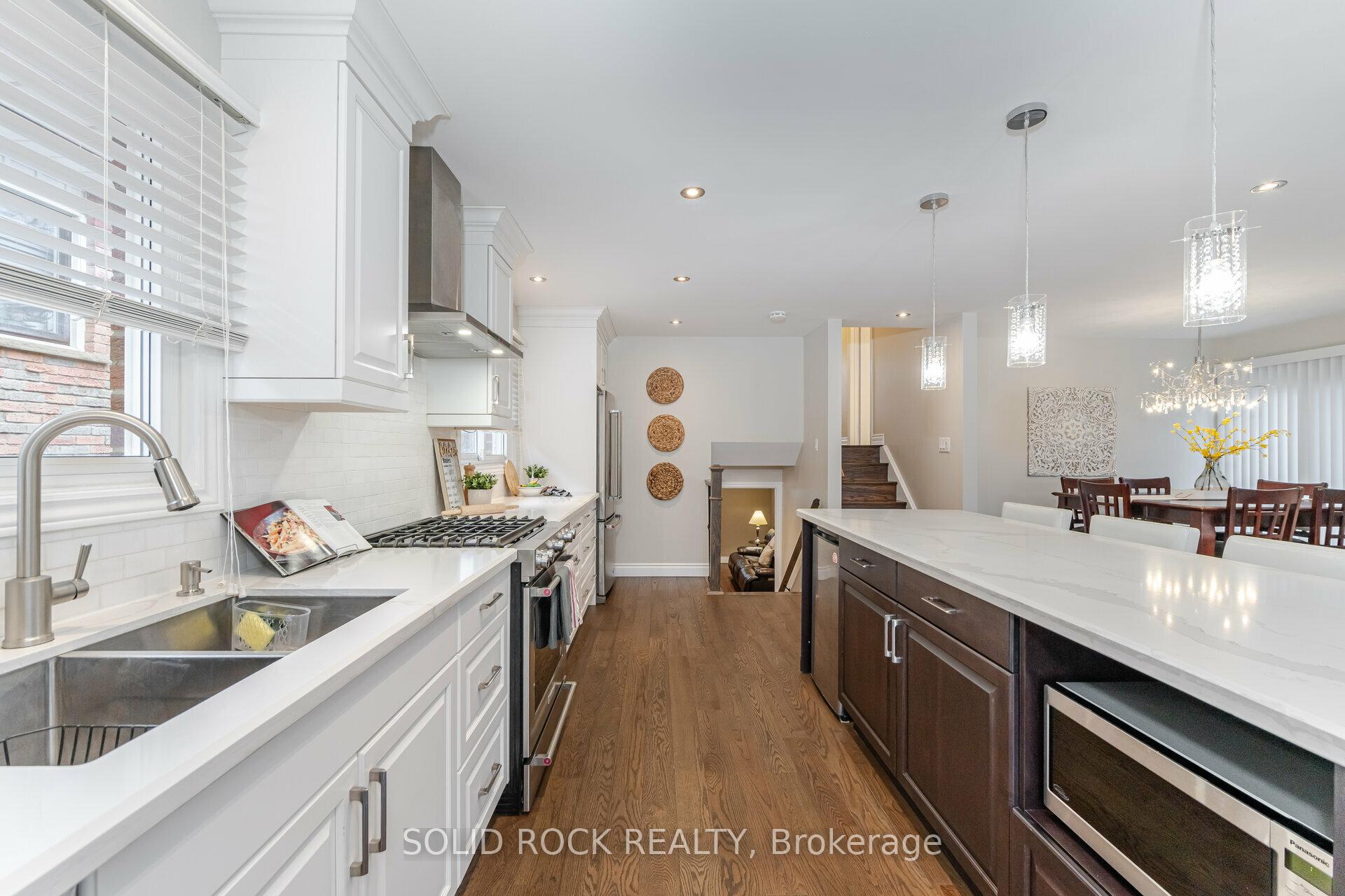 Photo 6 of 30 Pleasantview Avenue, Brampton, Brampton West — HOMEH