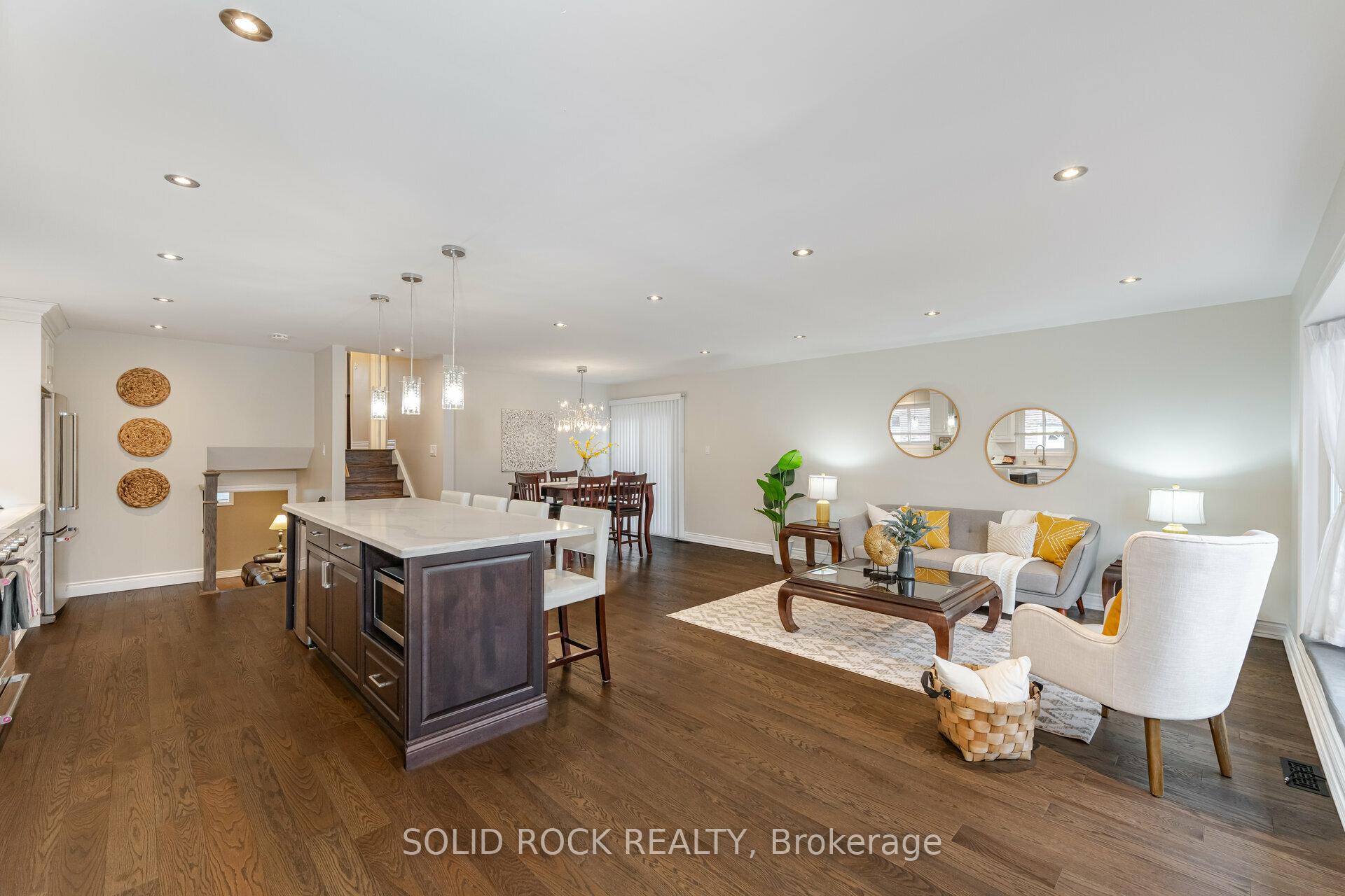Photo 8 of 30 Pleasantview Avenue, Brampton, Brampton West — HOMEH