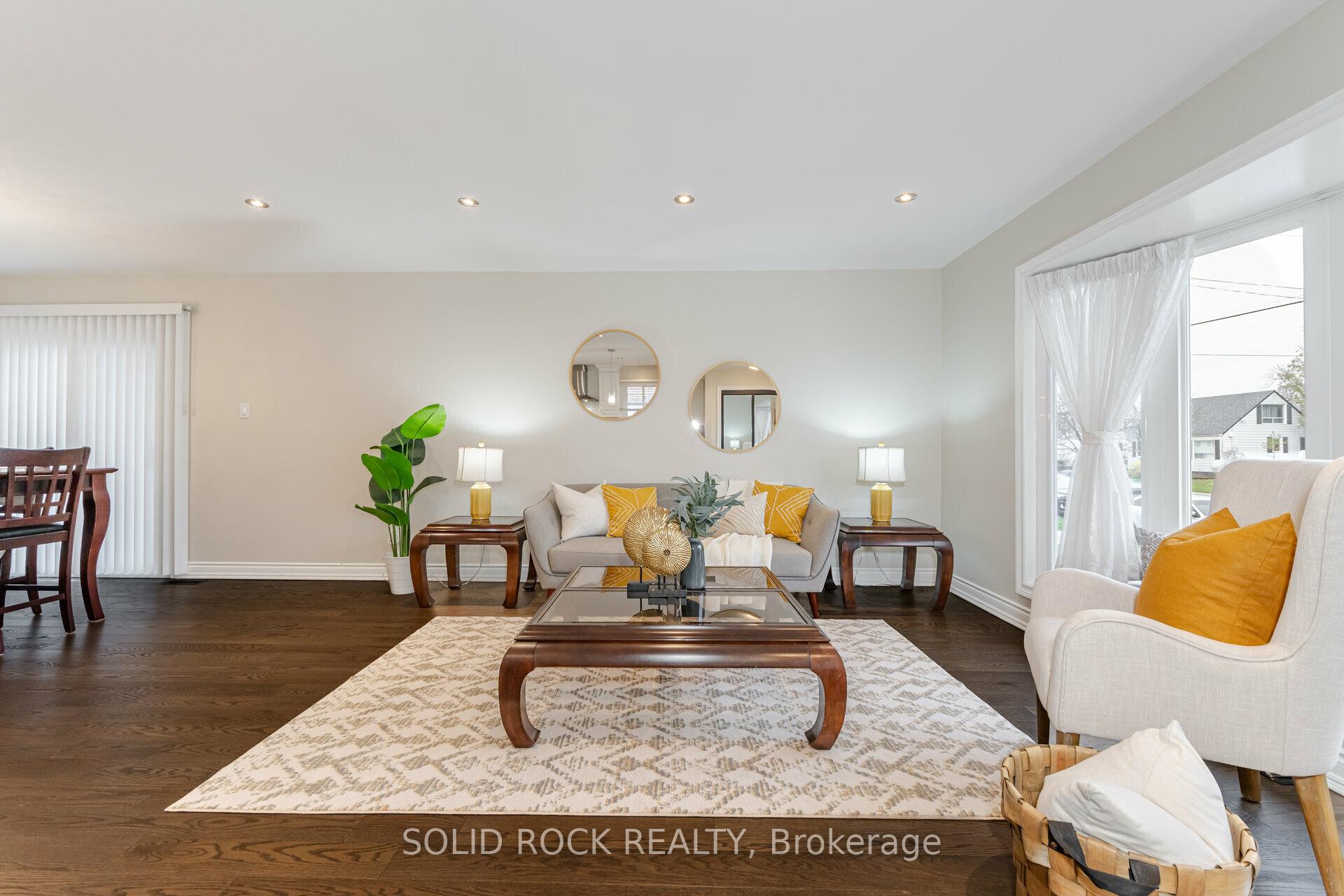 Photo 3 of 30 Pleasantview Avenue, Brampton, Brampton West — HOMEH