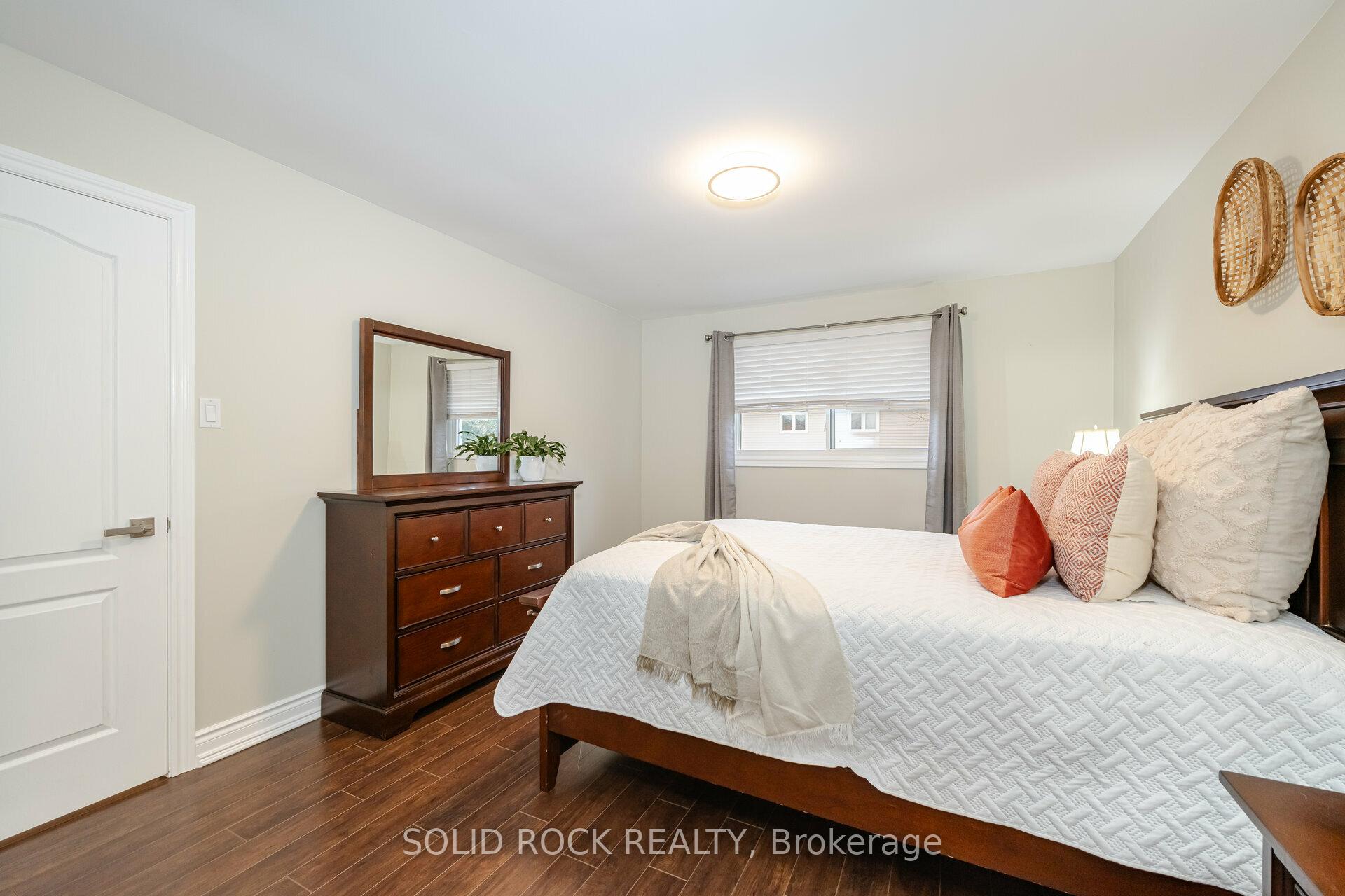 Photo 11 of 30 Pleasantview Avenue, Brampton, Brampton West — HOMEH