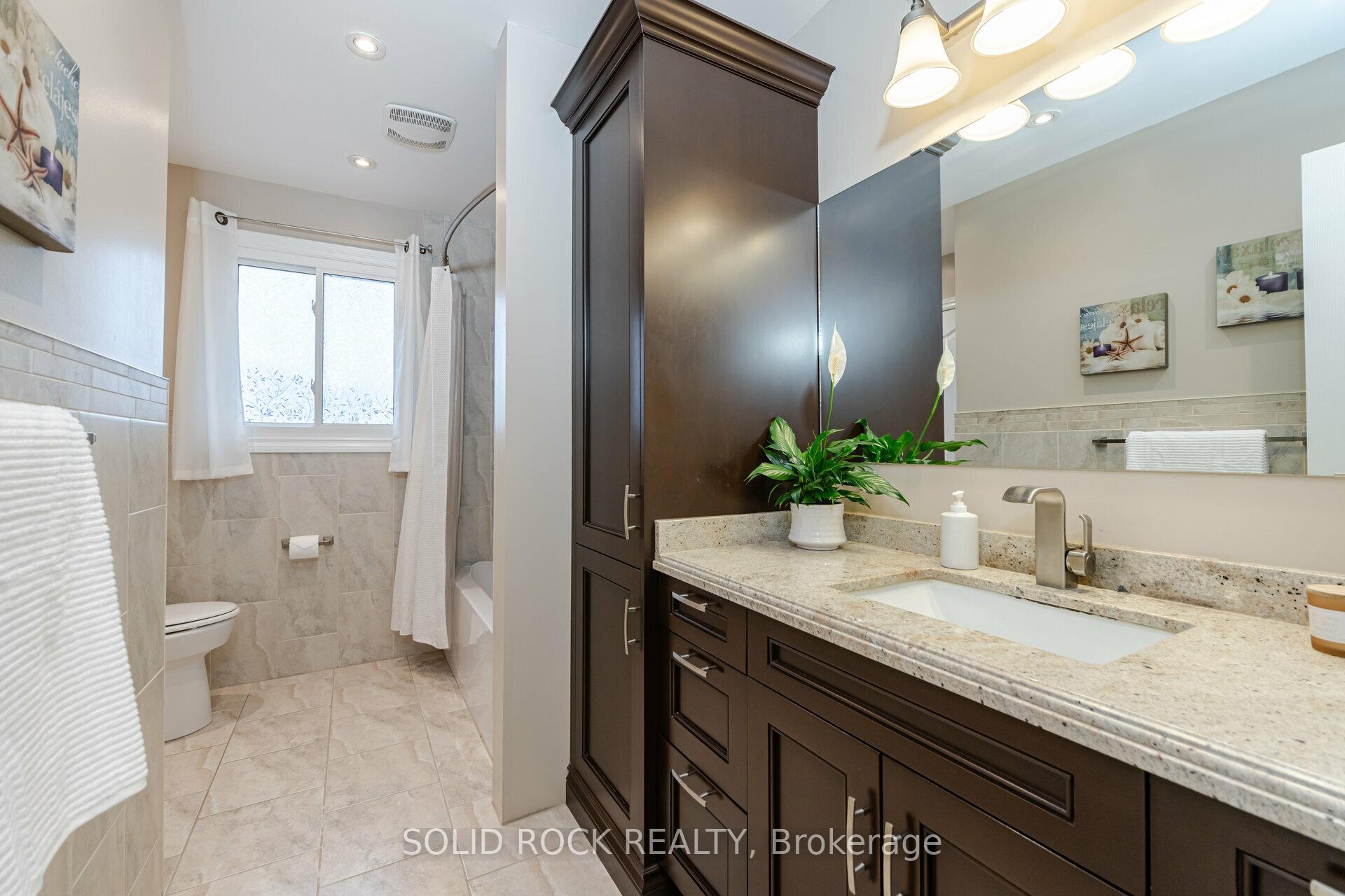 Photo 4 of 30 Pleasantview Avenue, Brampton, Brampton West — HOMEH