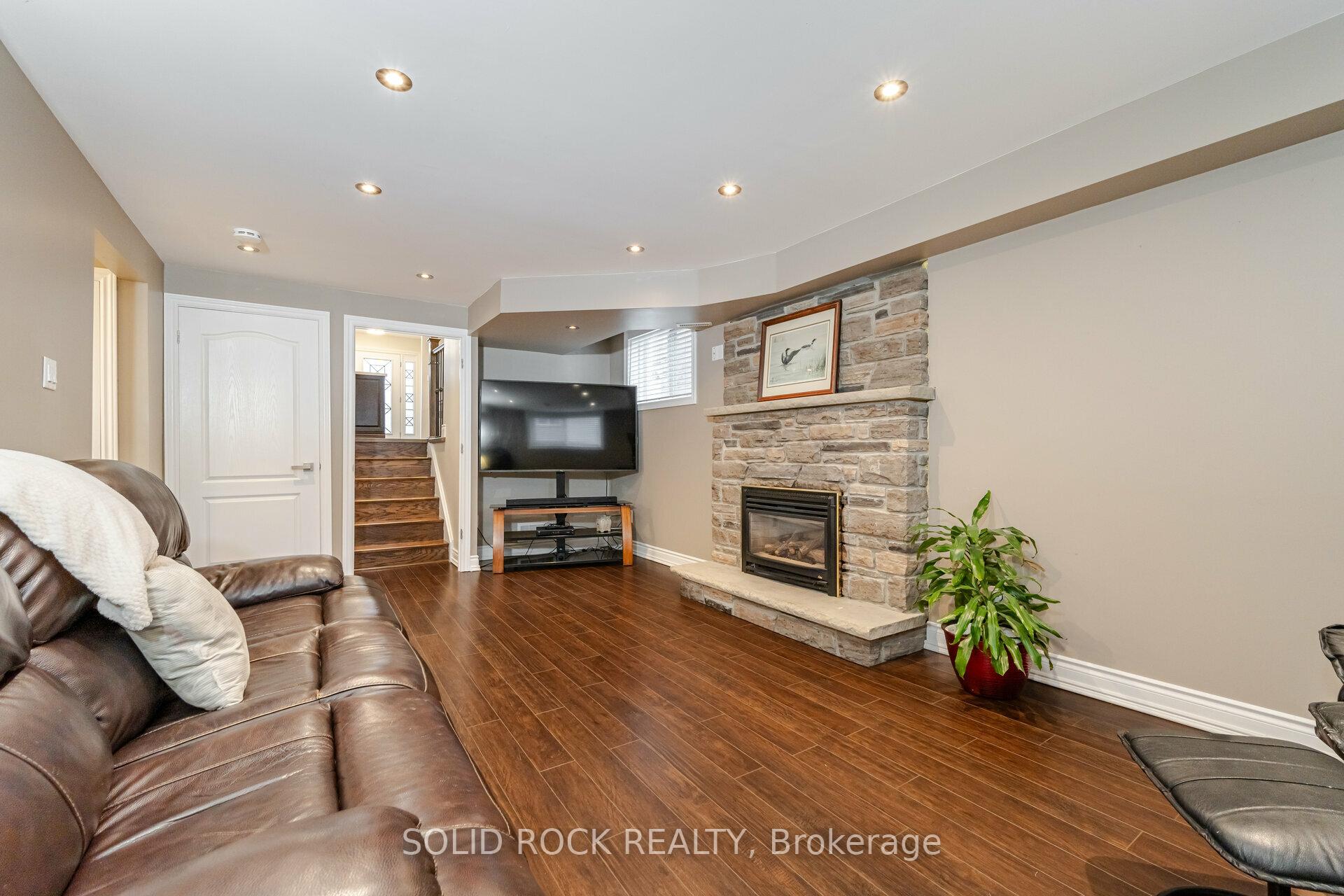 Photo 32 of 30 Pleasantview Avenue, Brampton, Brampton West — HOMEH