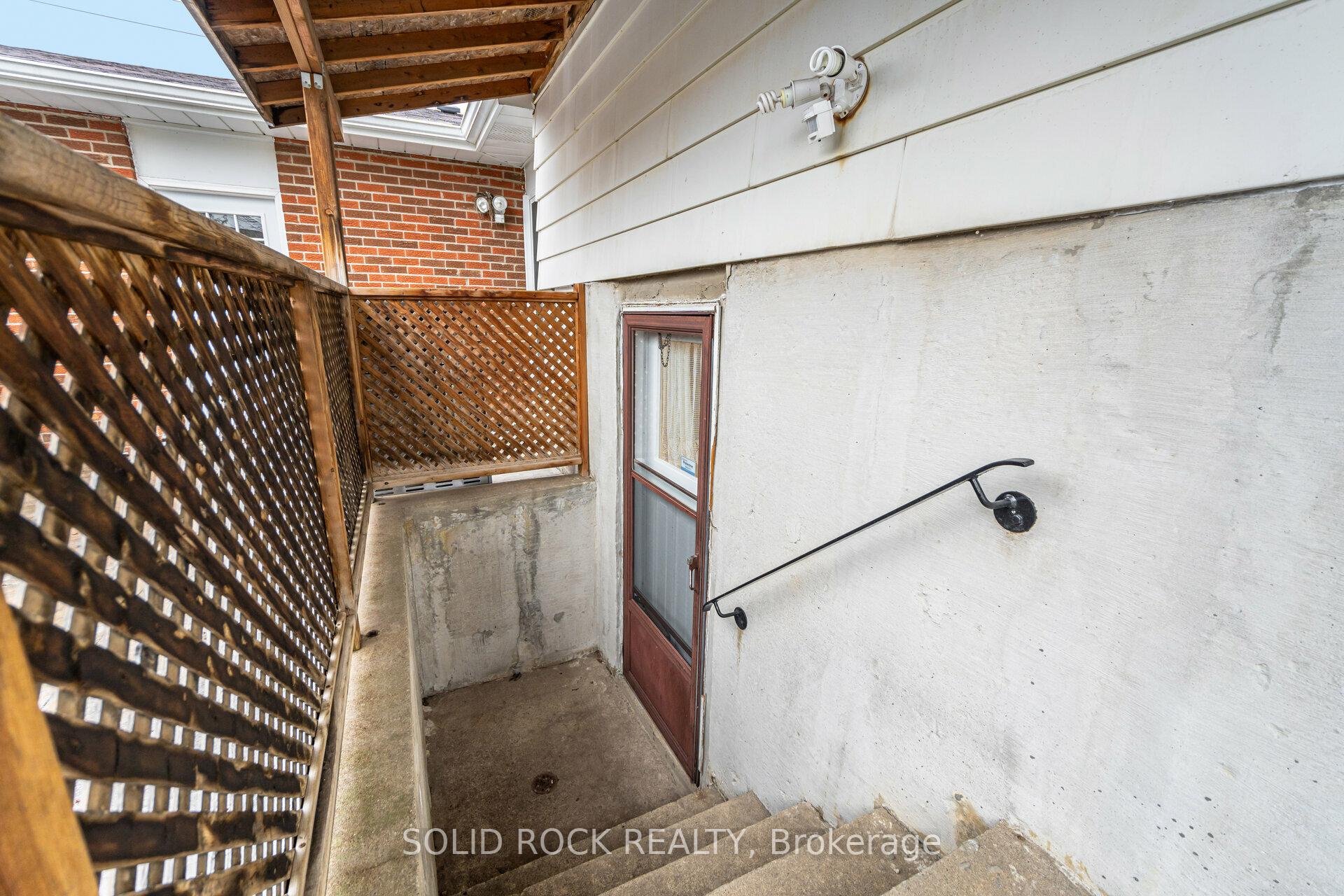 Photo 35 of 30 Pleasantview Avenue, Brampton, Brampton West — HOMEH