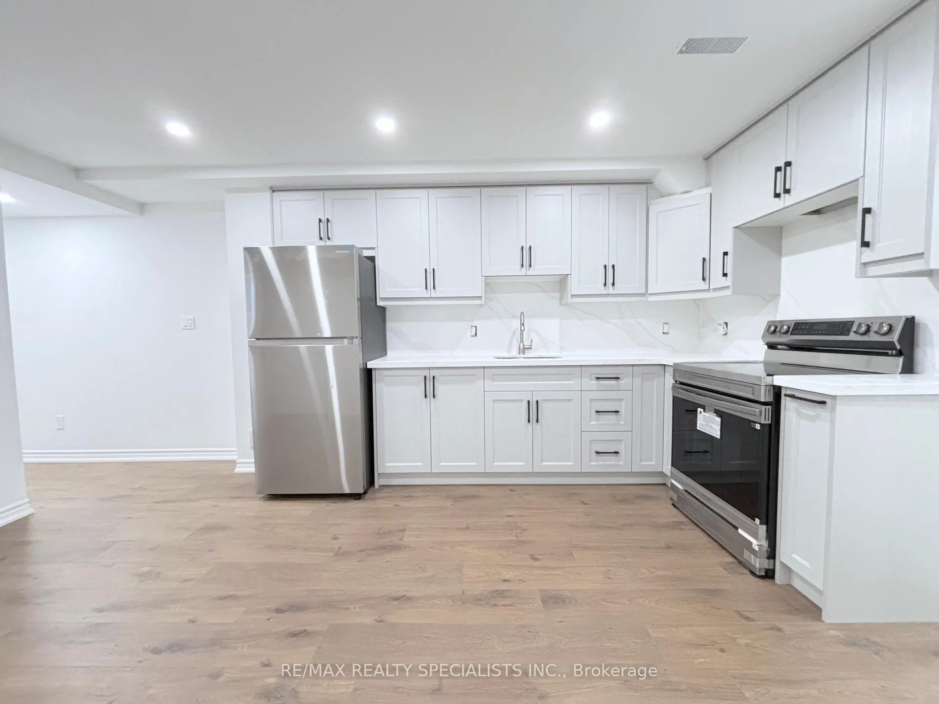 Photo 2 of Unit Lower, 29 Quinton Ridge, Brampton, Bram West — HOMEH