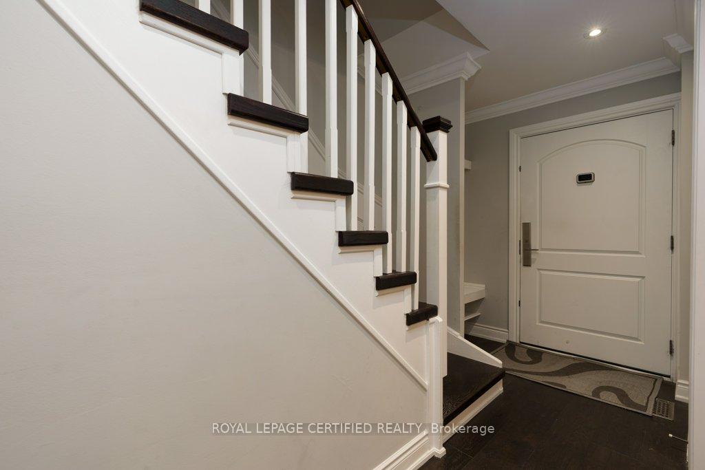 Photo 4 of 94 Reynier Drive, Brampton, Heart Lake East — HOMEH