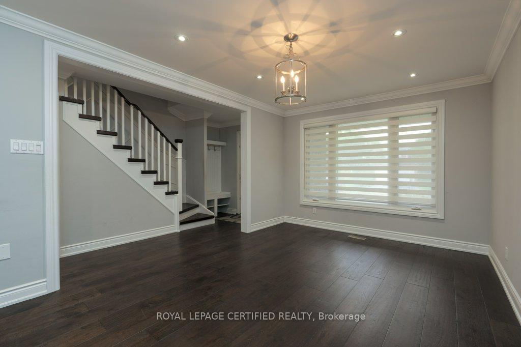 Photo 3 of 94 Reynier Drive, Brampton, Heart Lake East — HOMEH