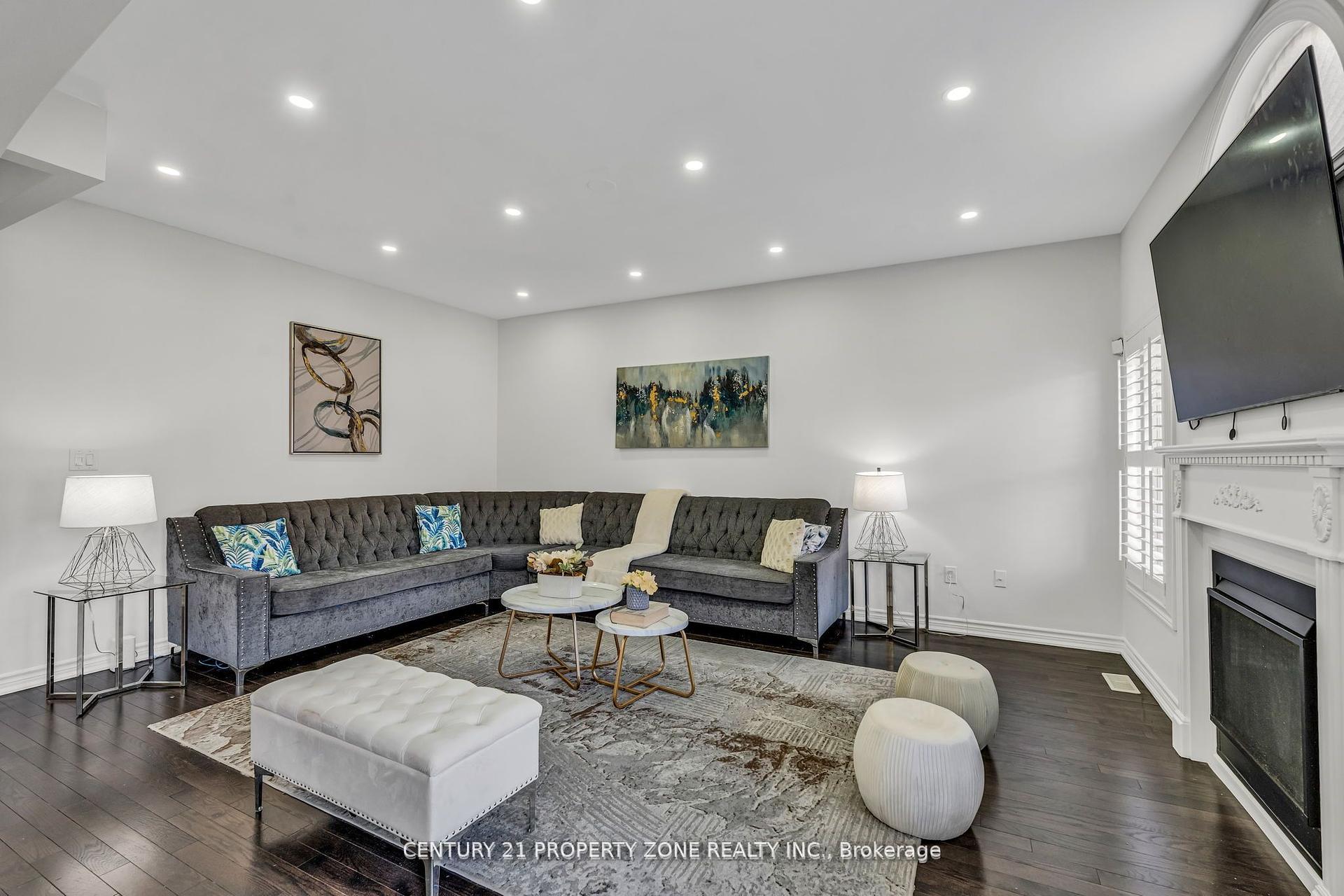 Photo 9 of 8 Young Garden Crescent, Brampton, Credit Valley — HOMEH