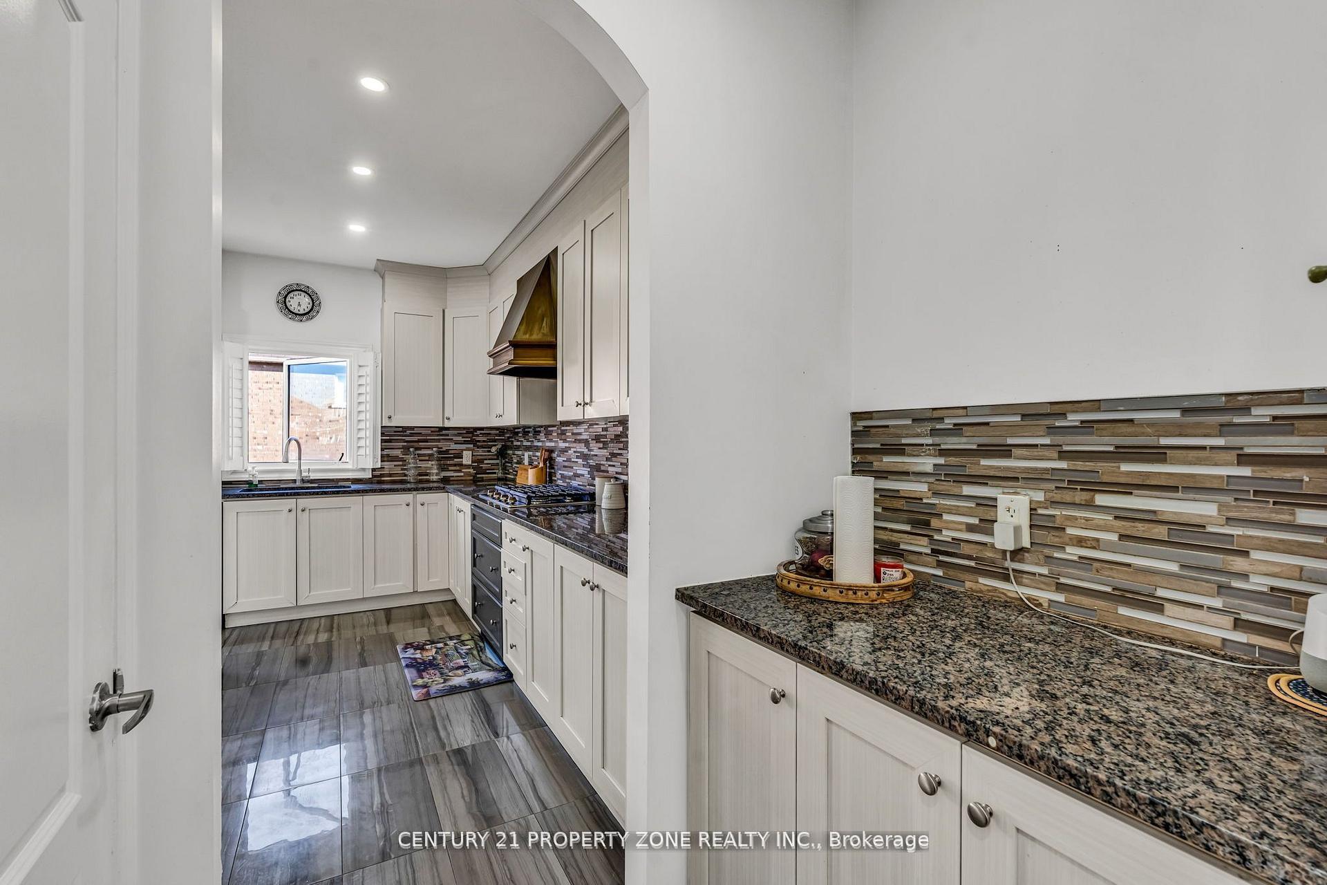 Photo 45 of 8 Young Garden Crescent, Brampton, Credit Valley — HOMEH