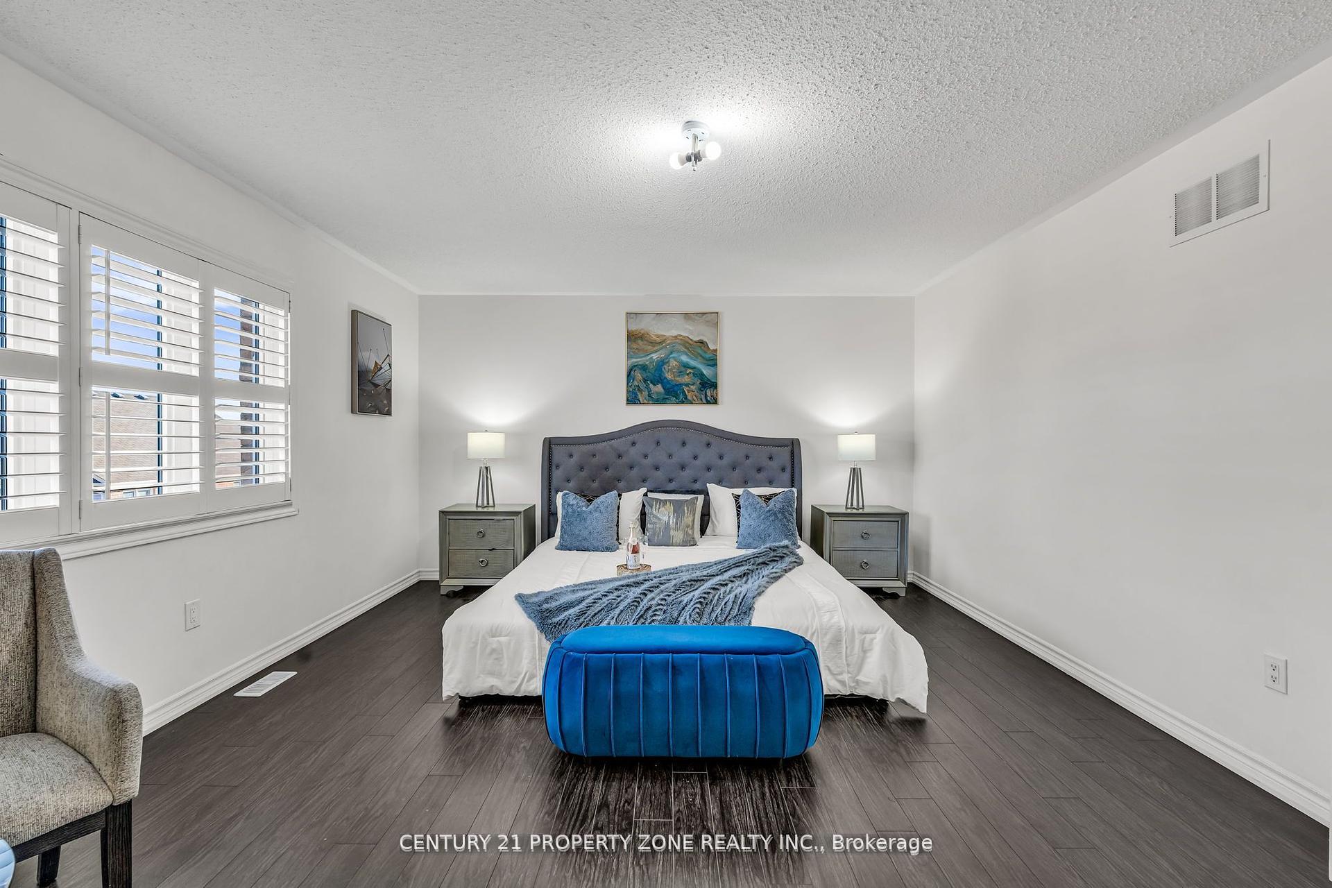 Photo 21 of 8 Young Garden Crescent, Brampton, Credit Valley — HOMEH