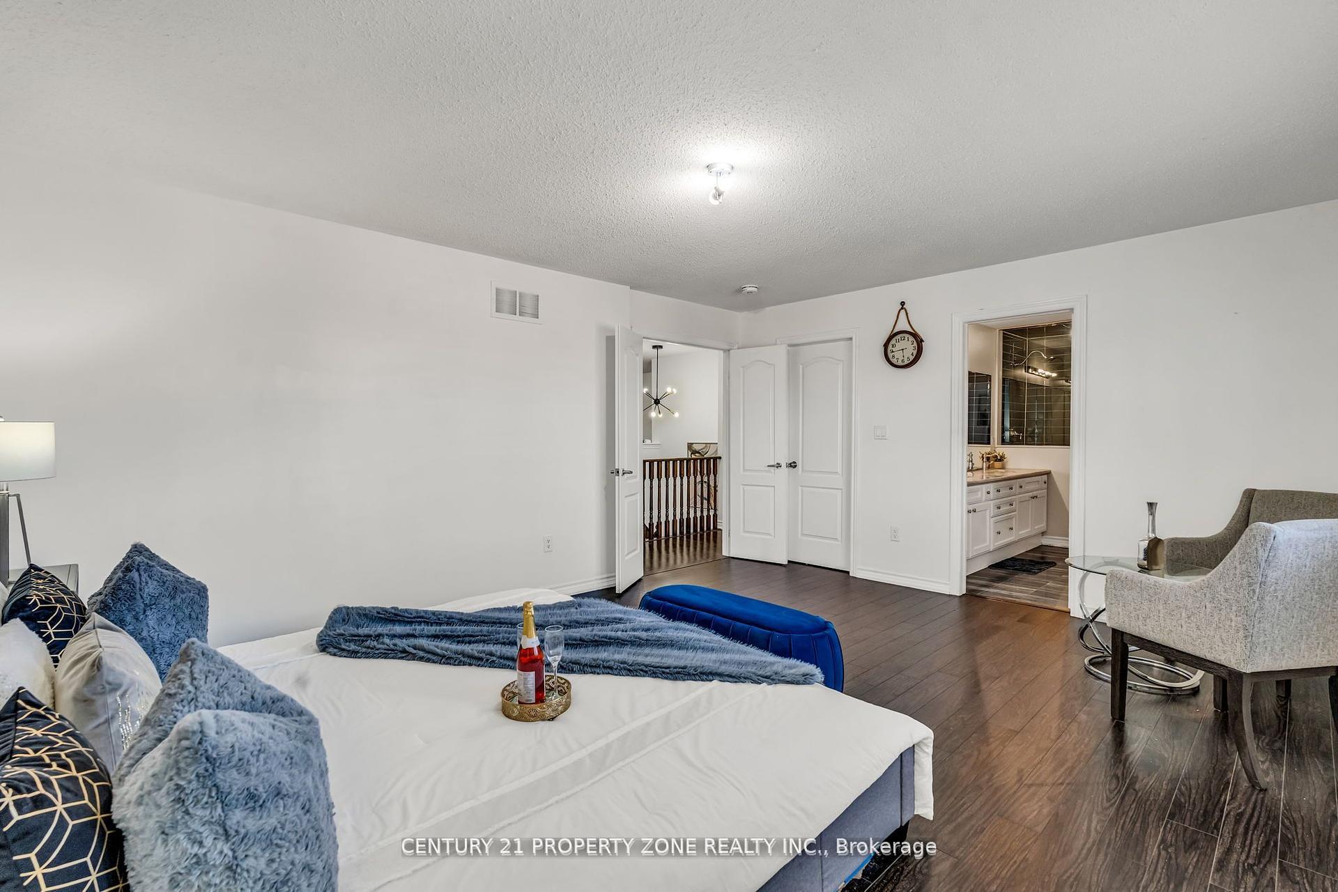 Photo 20 of 8 Young Garden Crescent, Brampton, Credit Valley — HOMEH