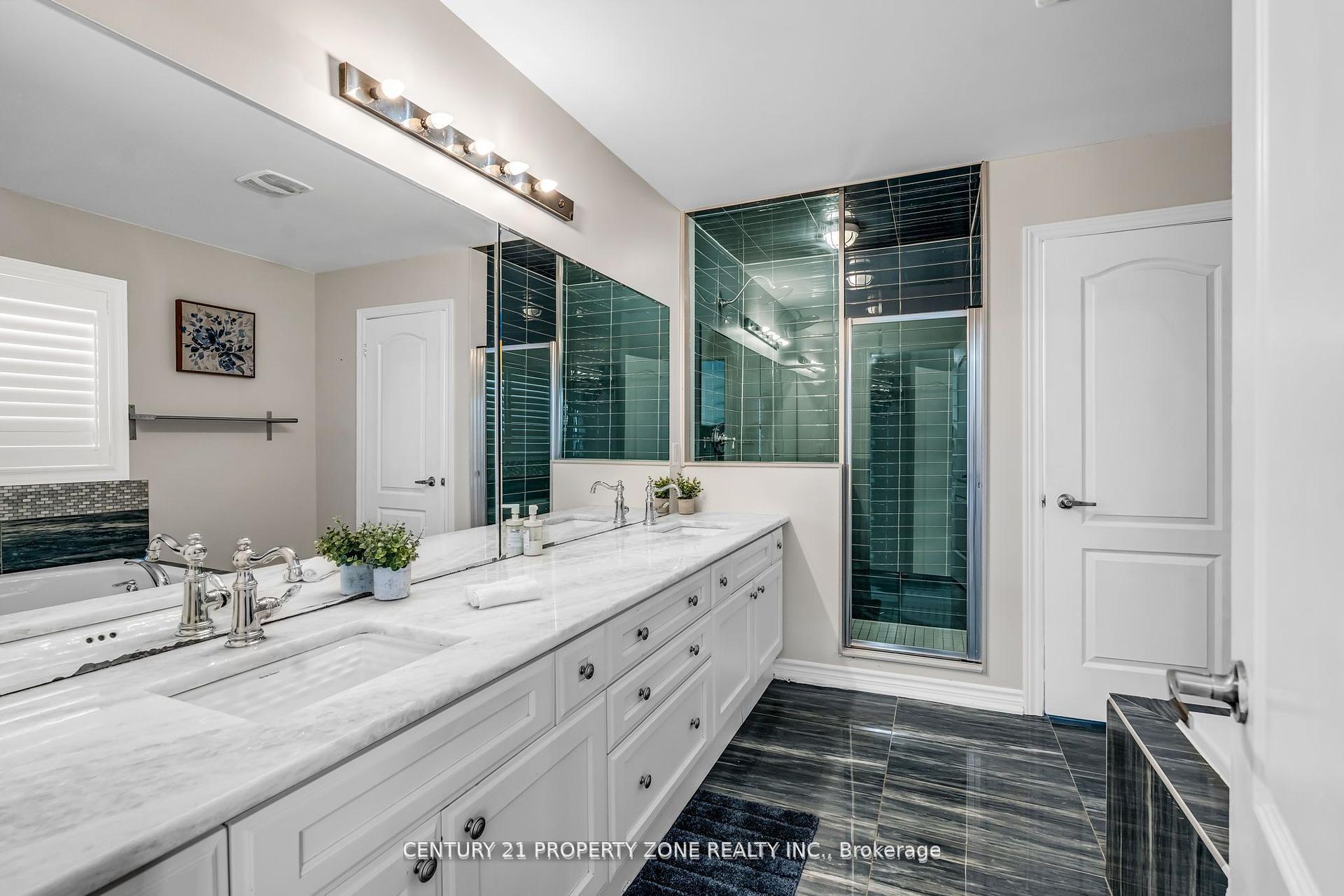 Photo 19 of 8 Young Garden Crescent, Brampton, Credit Valley — HOMEH