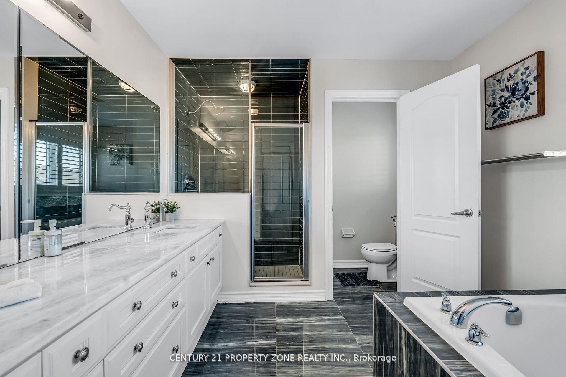 Photo 18 of 8 Young Garden Crescent, Brampton, Credit Valley — HOMEH