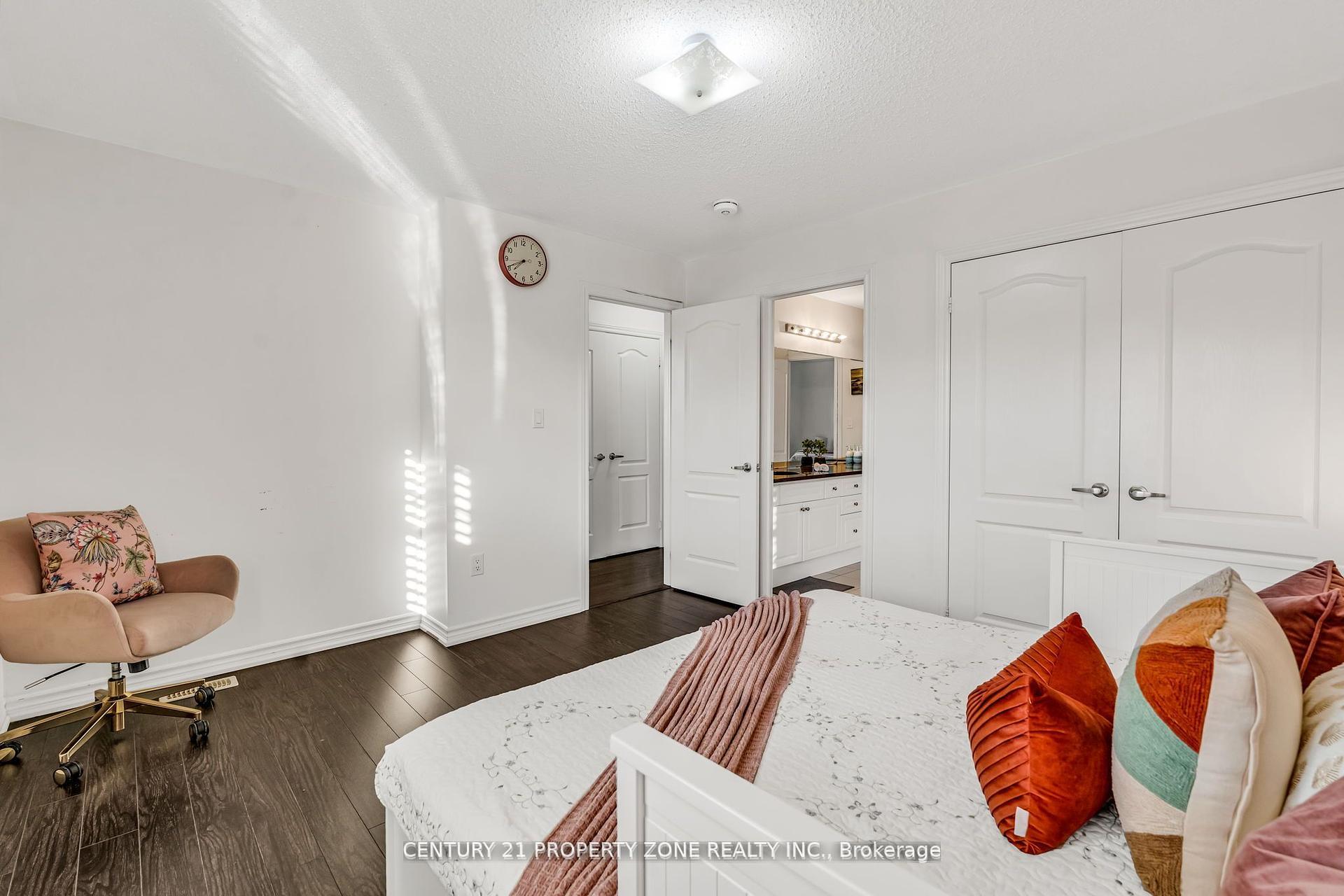 Photo 38 of 8 Young Garden Crescent, Brampton, Credit Valley — HOMEH