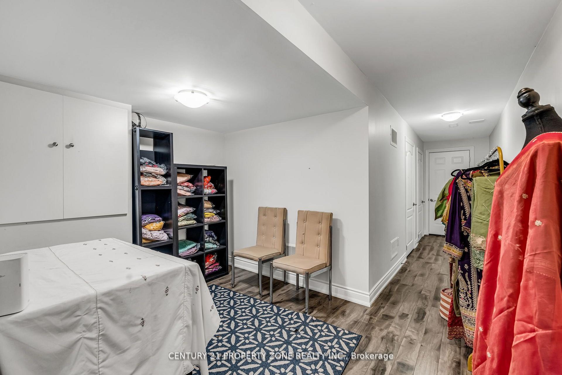 Photo 28 of 8 Young Garden Crescent, Brampton, Credit Valley — HOMEH
